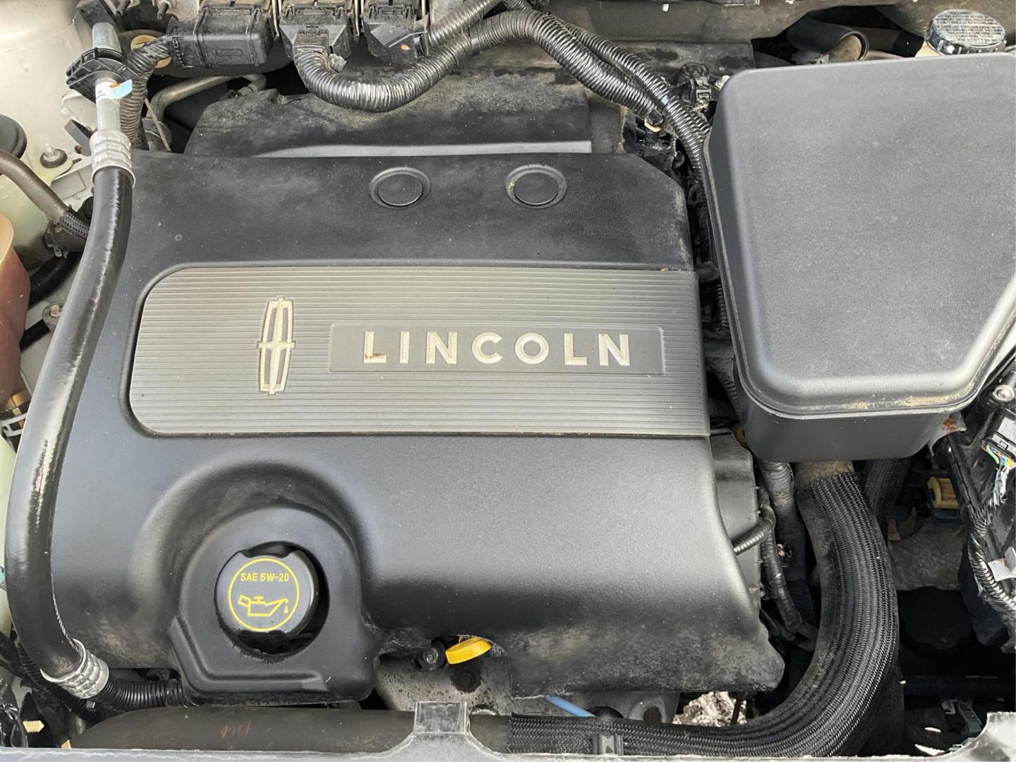 2015 Lincoln MKX Base AWD (2LMDJ8JK7FB) with an Other engine, located at 401 Woodman Dr, Riverside, OH, 45431, (937) 908-9800, 39.761024, -84.120956 - Photo#10