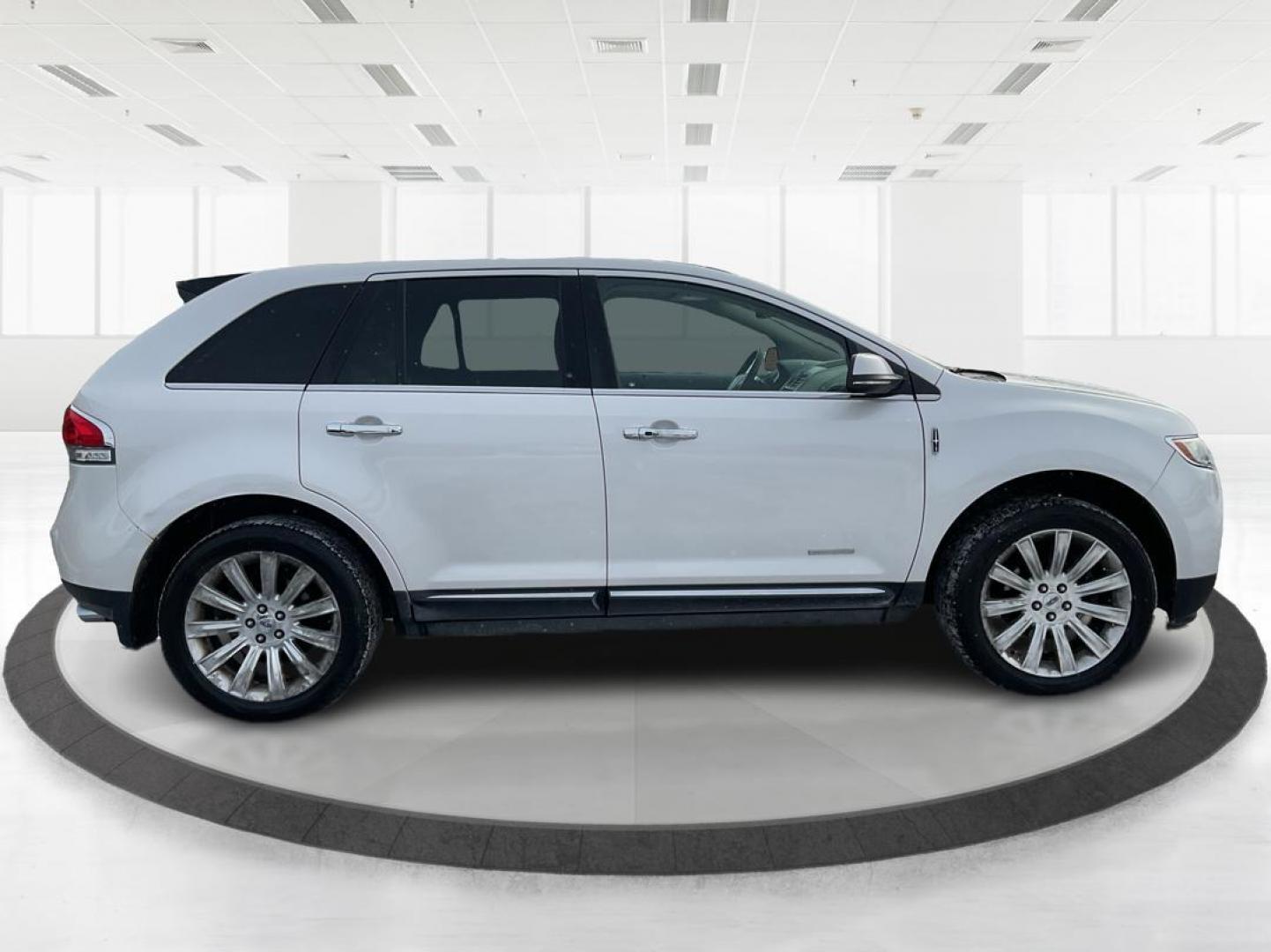 2015 Lincoln MKX Base AWD (2LMDJ8JK7FB) with an Other engine, located at 401 Woodman Dr, Riverside, OH, 45431, (937) 908-9800, 39.761024, -84.120956 - Photo#1