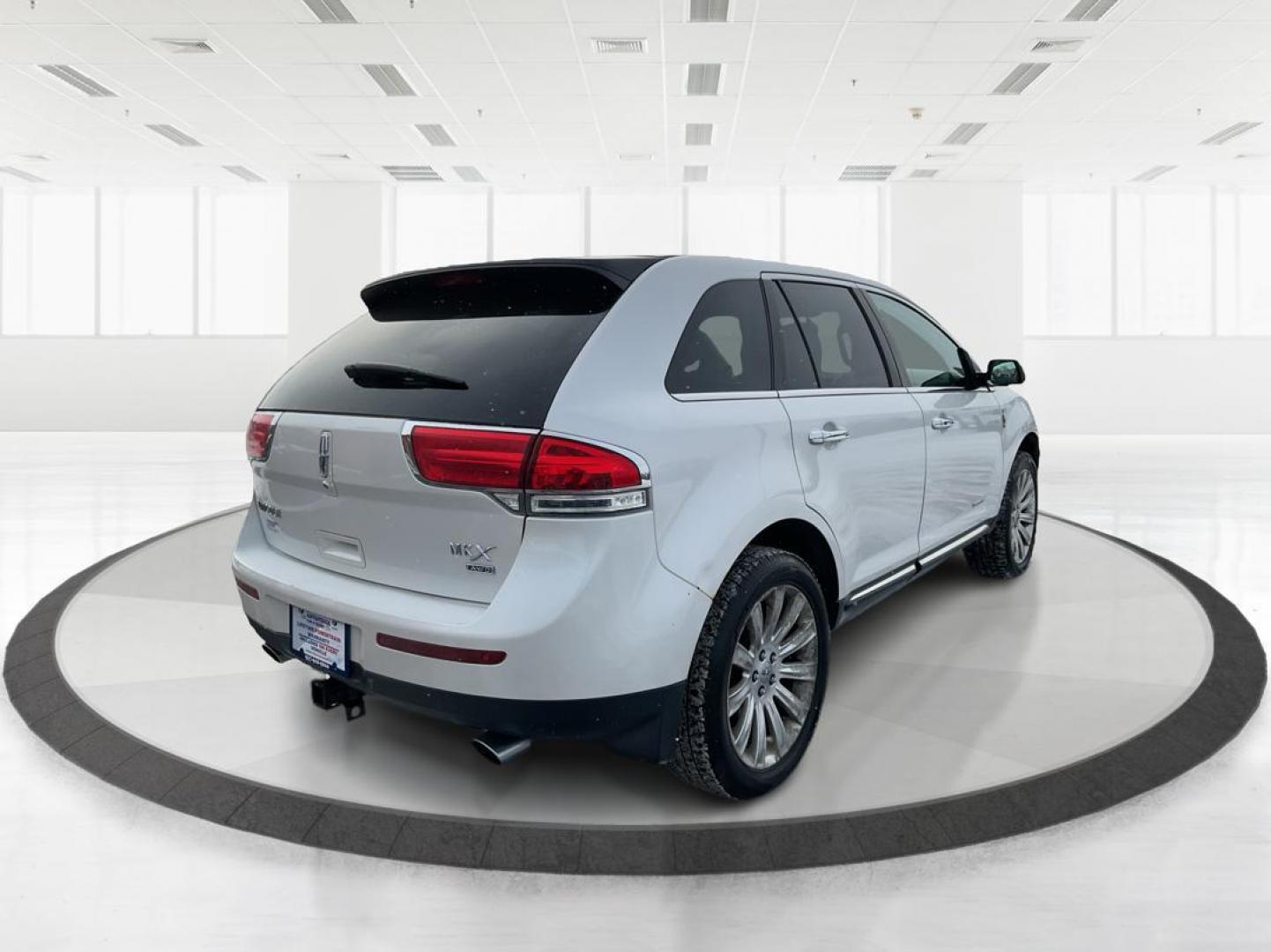 2015 Lincoln MKX Base AWD (2LMDJ8JK7FB) with an Other engine, located at 401 Woodman Dr, Riverside, OH, 45431, (937) 908-9800, 39.761024, -84.120956 - Photo#2