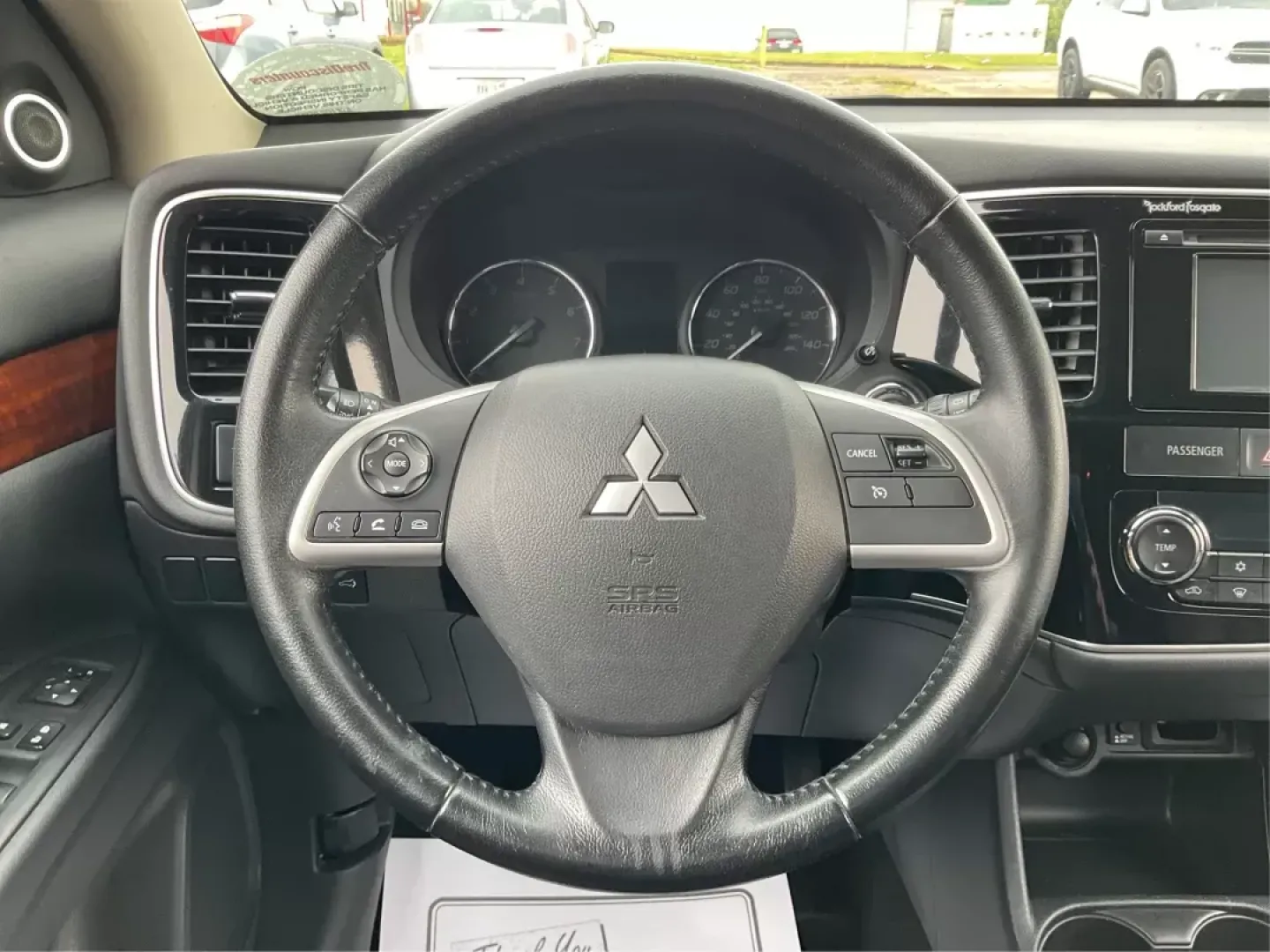 2015 Mitsubishi Outlander SE (JA4AZ3A31FZ) with an 2.4L I-4 variable valve control engine, located at 880 E. National Road, OH, 45377, (937) 908-9800, 39.891918, -84.183975 - Photo#14