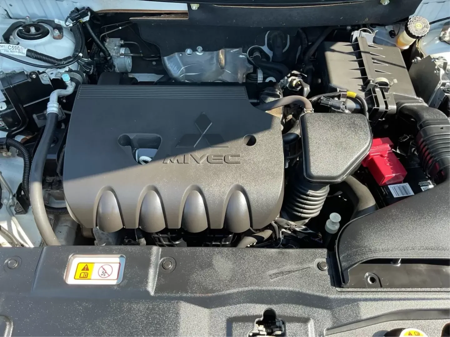 2015 Mitsubishi Outlander SE (JA4AZ3A30FZ) with an 2.4L I-4 variable valve control engine, located at 1184 Kauffman Ave, Fairborn, OH, 45324, (937) 908-9800, 39.807072, -84.031563 - Photo#11