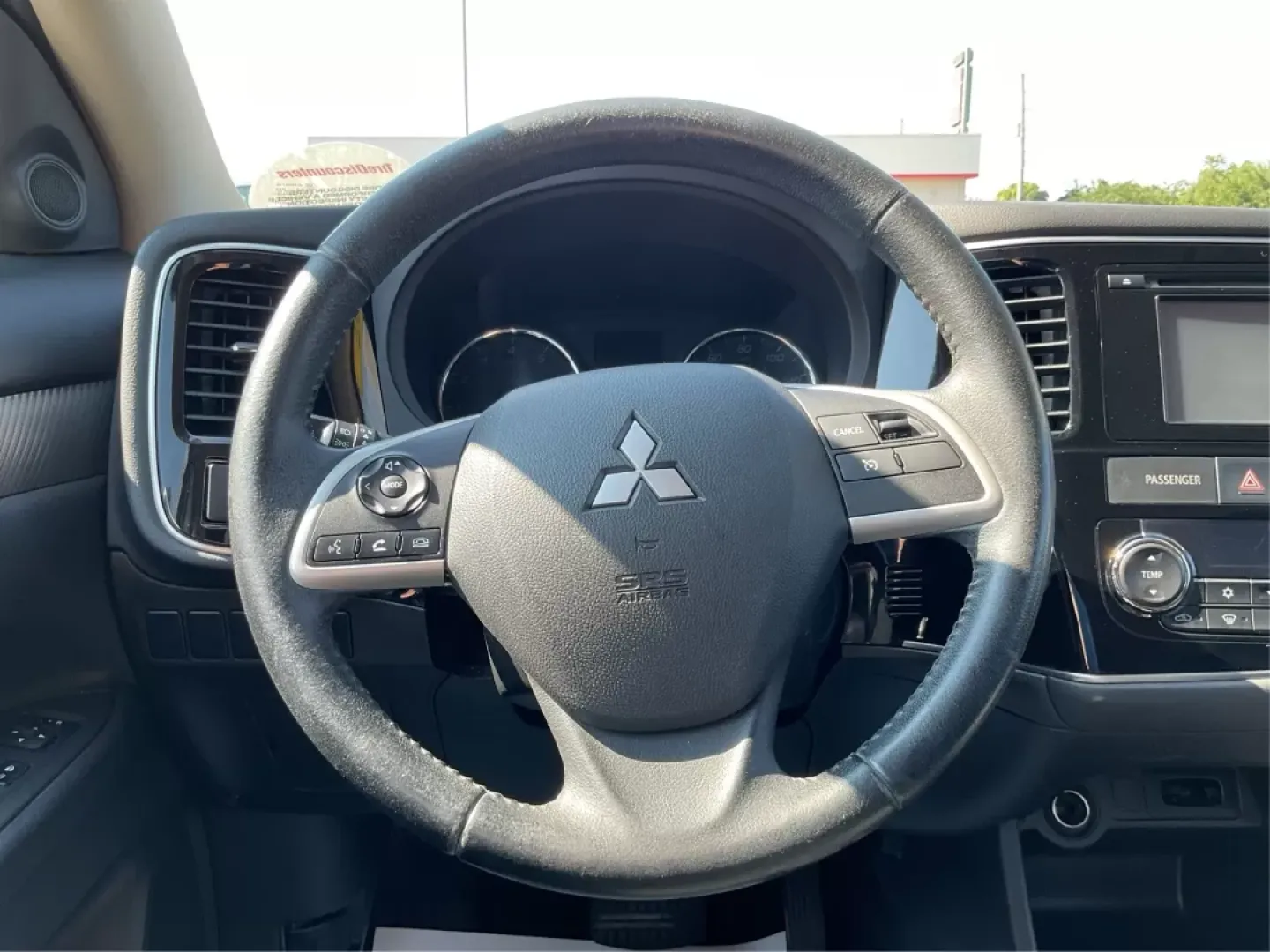 2015 Mitsubishi Outlander SE (JA4AZ3A30FZ) with an 2.4L I-4 variable valve control engine, located at 1184 Kauffman Ave, Fairborn, OH, 45324, (937) 908-9800, 39.807072, -84.031563 - Photo#16