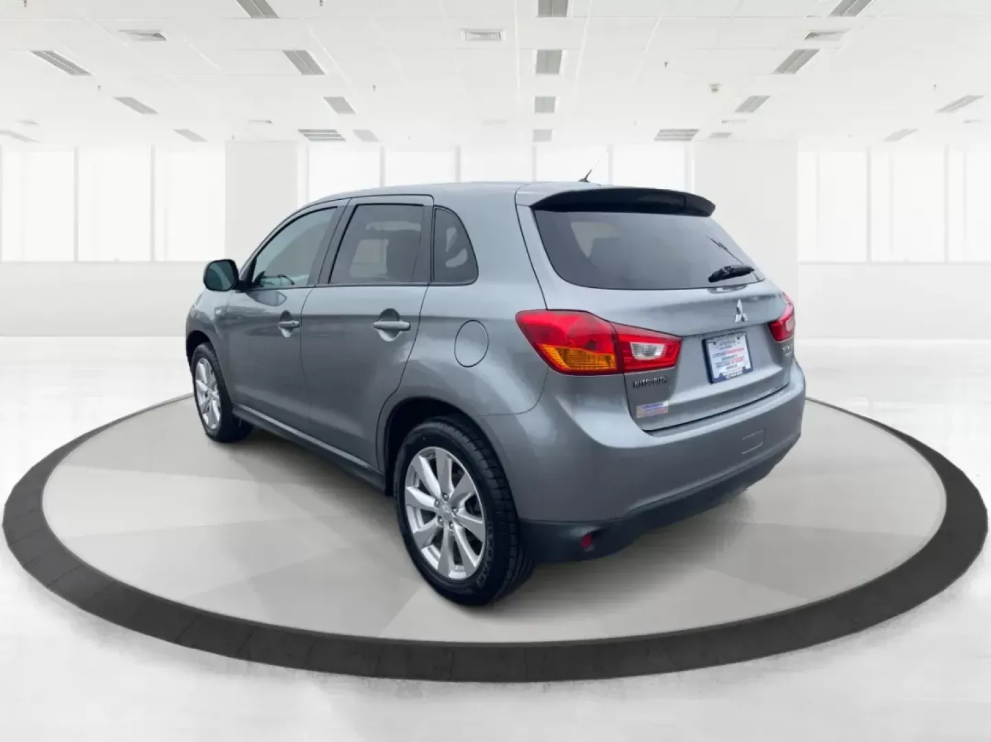 2015 Mitsubishi Outlander Sport ES (4A4AP3AUXFE) with an 2L I-4 DOHC engine, located at 1184 Kauffman Ave, Fairborn, OH, 45324, (937) 908-9800, 39.807072, -84.031563 - Photo#4
