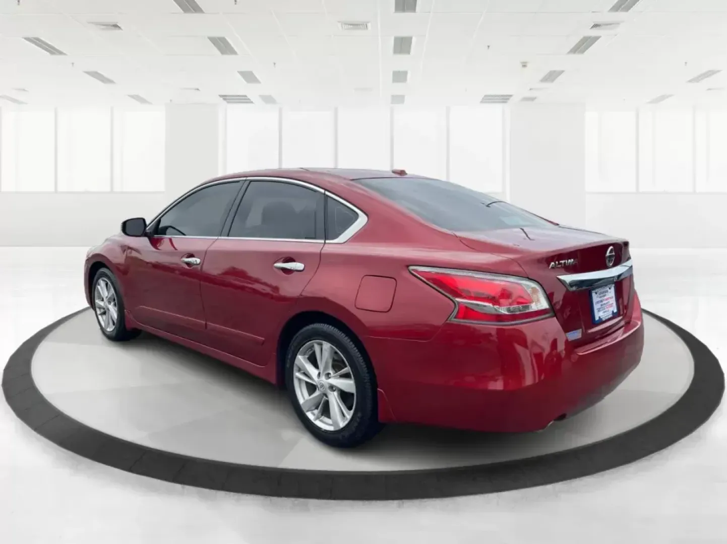 2015 Nissan Altima 2.5 SL (1N4AL3APXFC) with an 2.5L I-4 DOHC engine, located at 1951 S Dayton Lakeview Rd., New Carlisle, OH, 45344, (937) 908-9800, 39.890999, -84.050255 - Photo#4
