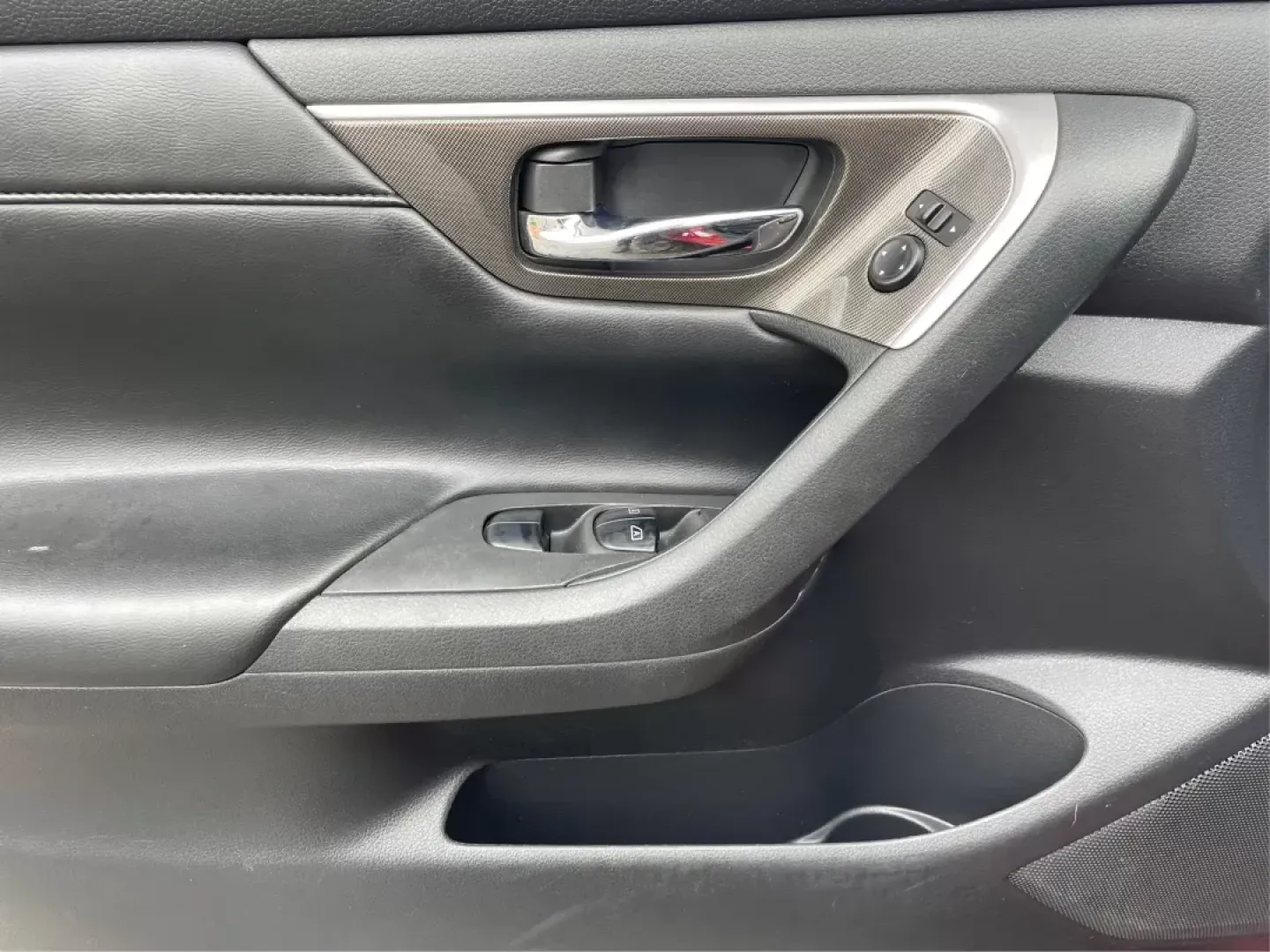 2015 Nissan Altima 2.5 SL (1N4AL3APXFC) with an 2.5L I-4 DOHC engine, located at 1951 S Dayton Lakeview Rd., New Carlisle, OH, 45344, (937) 908-9800, 39.890999, -84.050255 - Photo#18