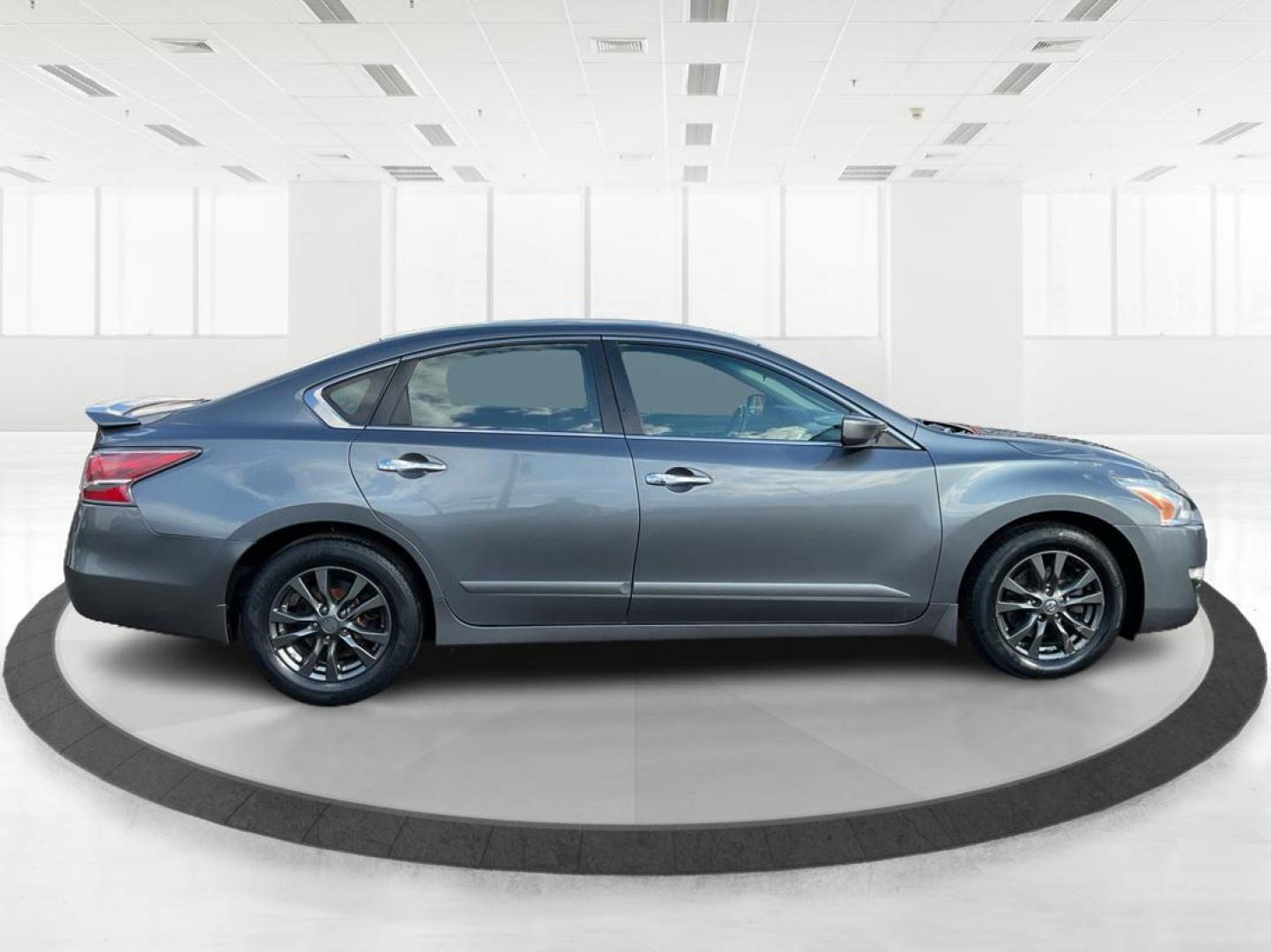 2015 Nissan Altima 2.5 S (1N4AL3AP5FN) with an Other engine, located at 401 Woodman Dr, Riverside, OH, 45431, (937) 908-9800, 39.761024, -84.120956 - Photo#1