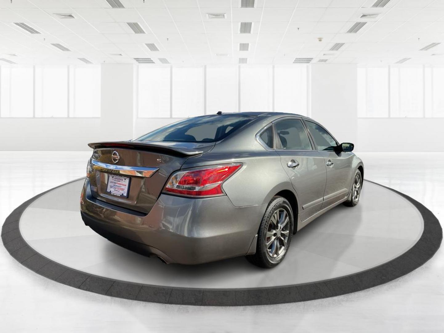 2015 Nissan Altima 2.5 S (1N4AL3AP5FN) with an Other engine, located at 401 Woodman Dr, Riverside, OH, 45431, (937) 908-9800, 39.761024, -84.120956 - Photo#2