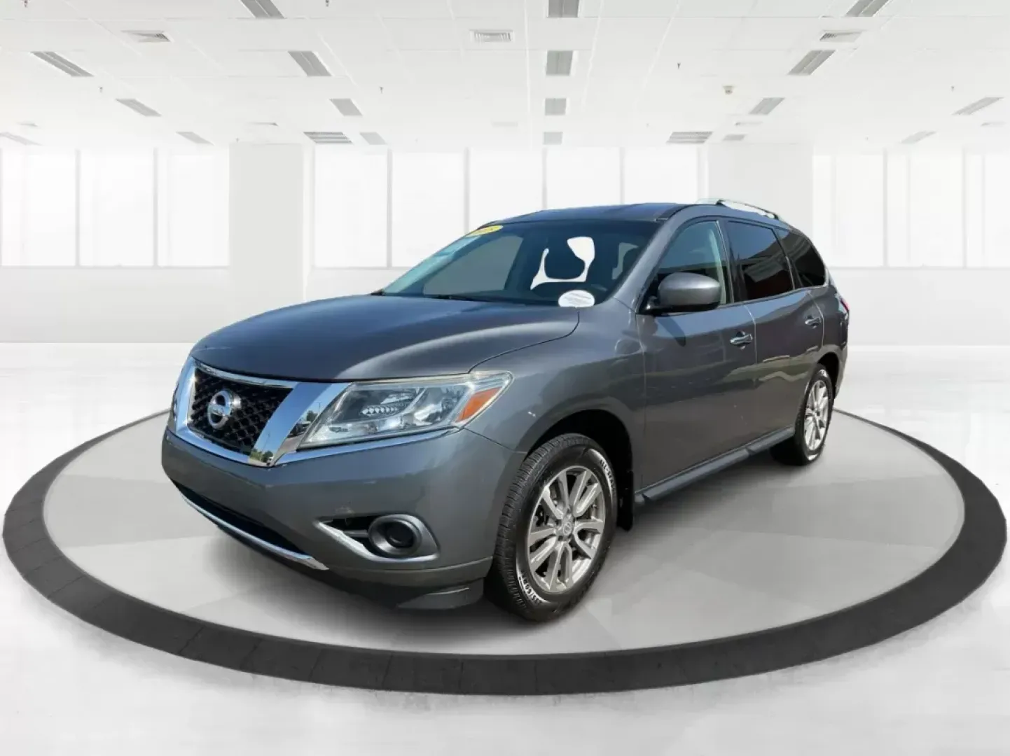 2015 Nissan Pathfinder S (5N1AR2MMXFC) with an 3.5L V-6 DOHC engine, located at 4508 South Dixie Dr, Moraine, OH, 45439, (937) 908-9800, 39.807072, -84.031563 - Photo#7