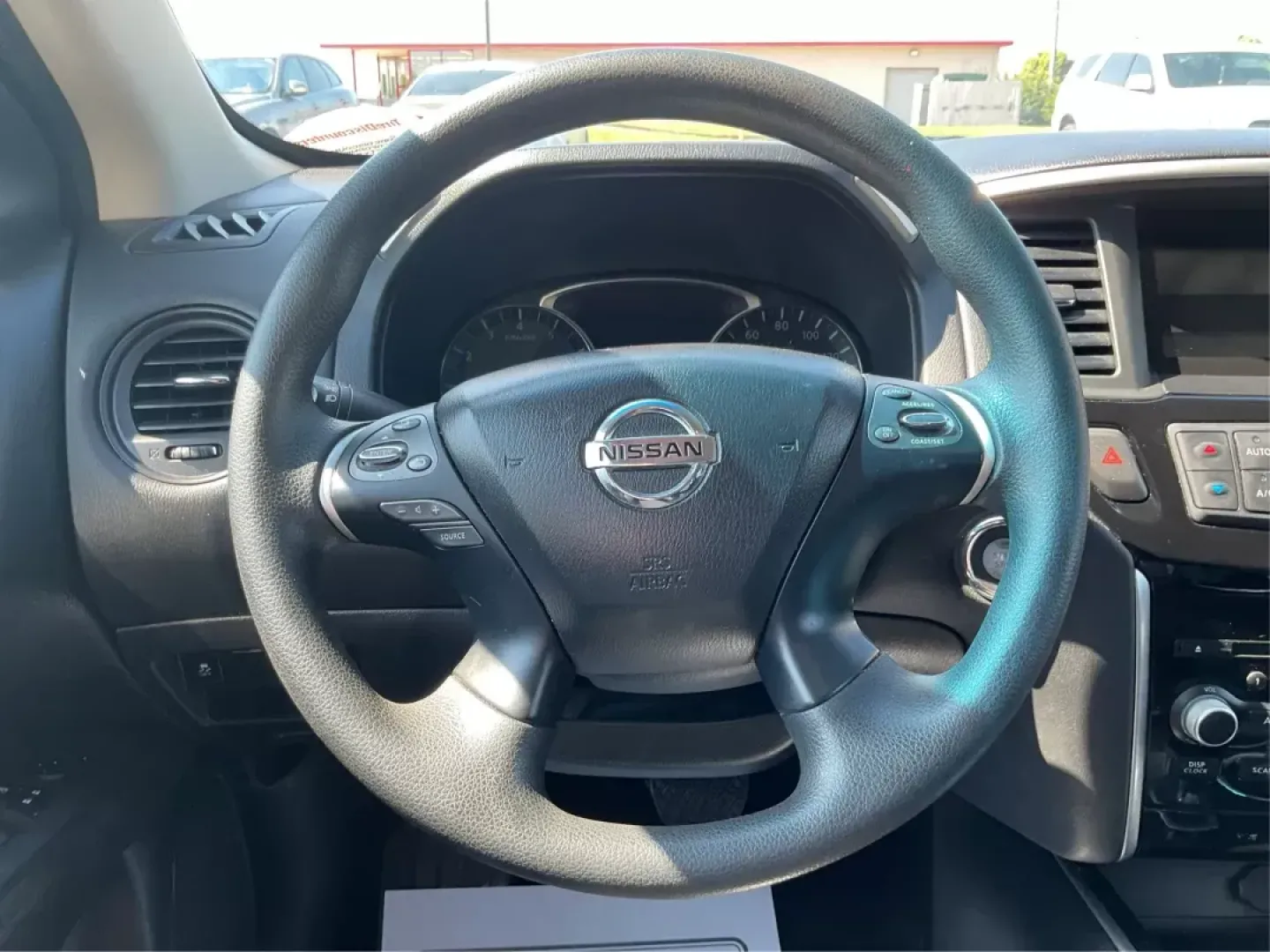 2015 Nissan Pathfinder S (5N1AR2MMXFC) with an 3.5L V-6 DOHC engine, located at 4508 South Dixie Dr, Moraine, OH, 45439, (937) 908-9800, 39.807072, -84.031563 - Photo#15