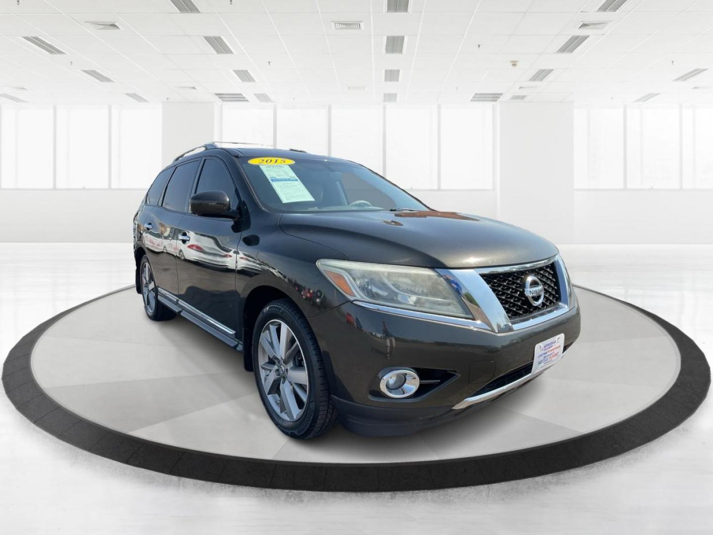 2015 Nissan Pathfinder Platinum (5N1AR2MN9FC) with an 3.5L V-6 DOHC engine, located at 880 E. National Road, OH, 45377, (937) 908-9800, 39.891918, -84.183975 - Photo#0