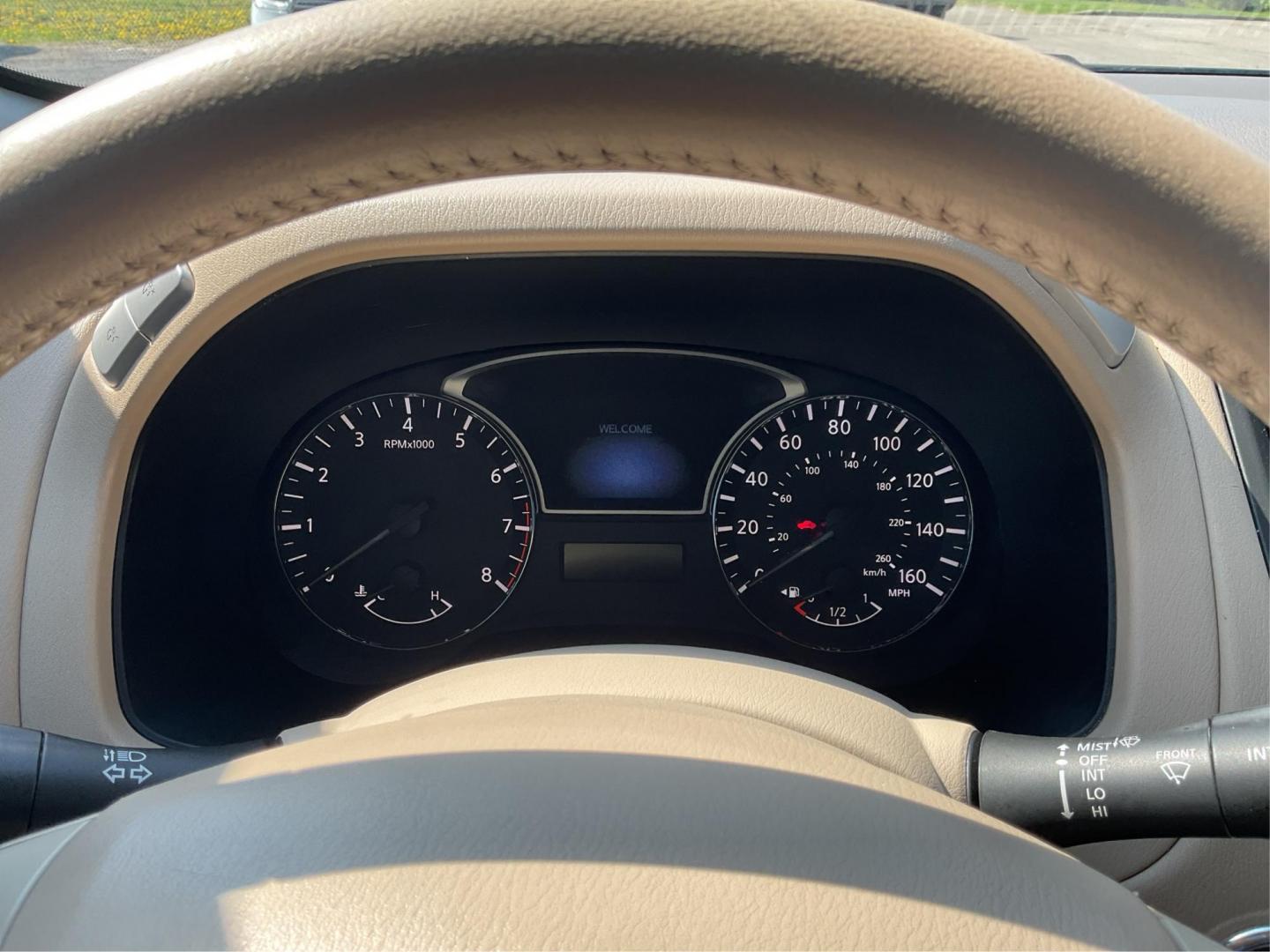 2015 Nissan Pathfinder Platinum (5N1AR2MN9FC) with an 3.5L V-6 DOHC engine, located at 880 E. National Road, OH, 45377, (937) 908-9800, 39.891918, -84.183975 - Photo#14