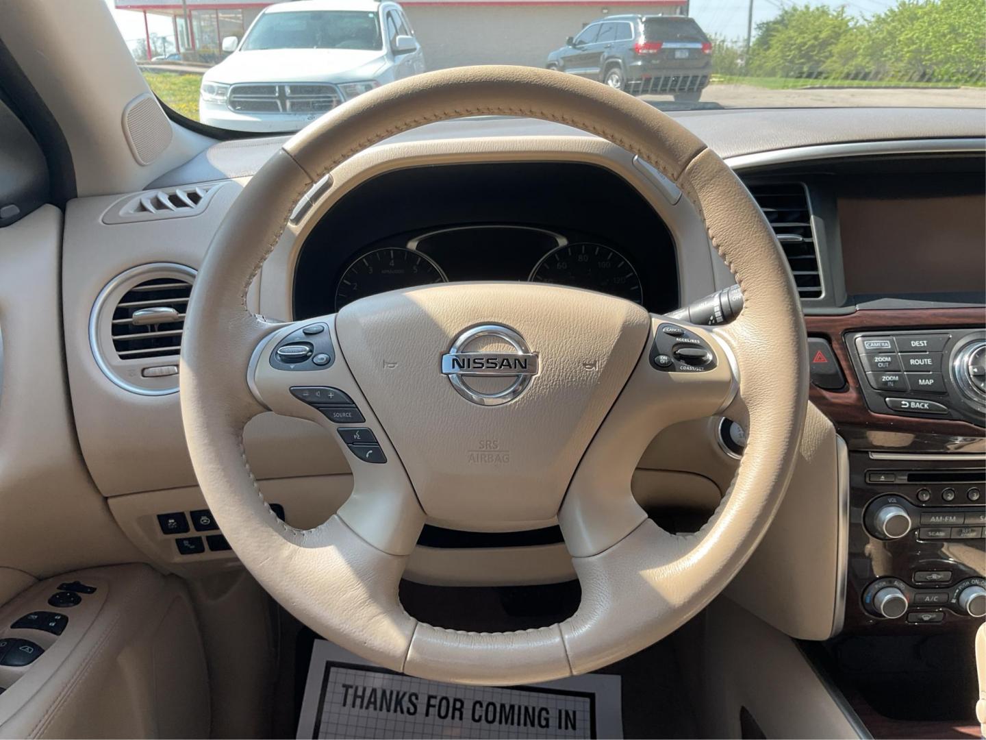 2015 Nissan Pathfinder Platinum (5N1AR2MN9FC) with an 3.5L V-6 DOHC engine, located at 880 E. National Road, OH, 45377, (937) 908-9800, 39.891918, -84.183975 - Photo#15