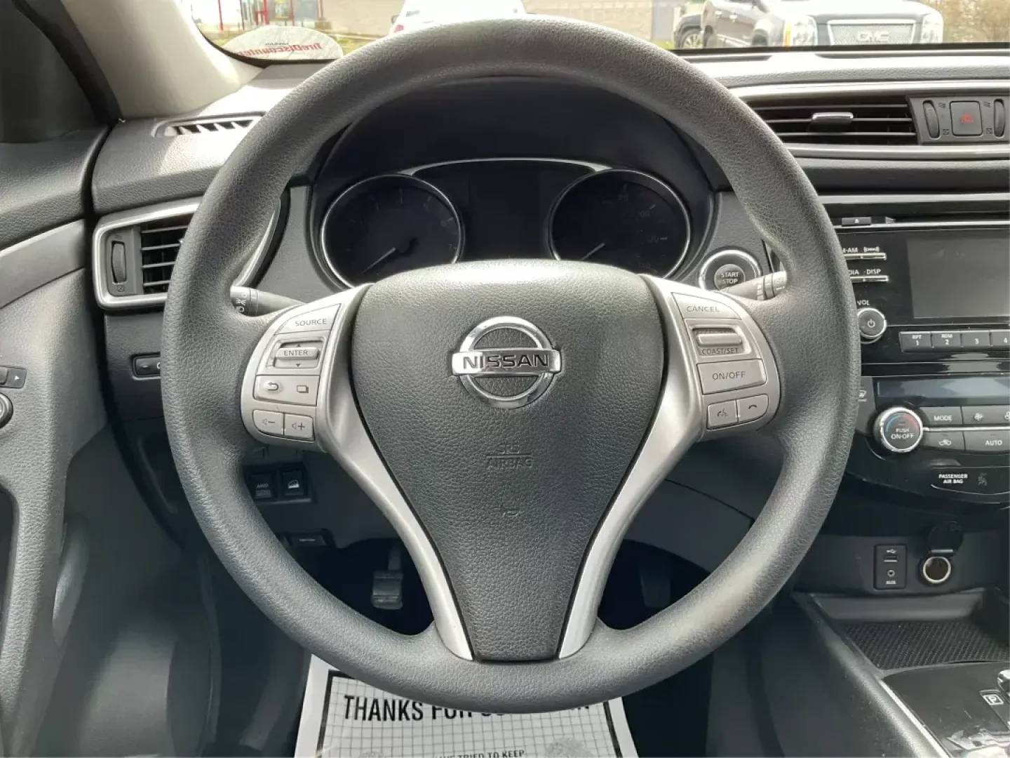 2015 Nissan Rogue SV (KNMAT2MV6FP) with an 2.5L I-4 DOHC engine, located at 1230 East Main St, Xenia, OH, 45385, (937) 908-9800, 39.688042, -83.910538 - Photo#13