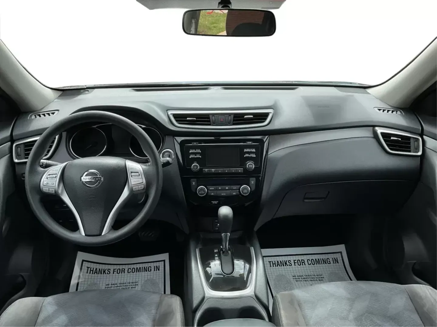 2015 Nissan Rogue SV (KNMAT2MV6FP) with an 2.5L I-4 DOHC engine, located at 1230 East Main St, Xenia, OH, 45385, (937) 908-9800, 39.688042, -83.910538 - Photo#17