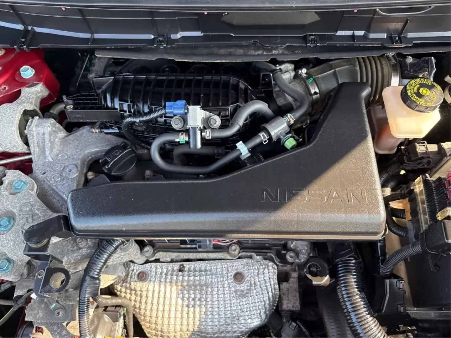 2018 Jeep Compass Latitude FWD (3C4NJCBB1JT) with an 2.4L I-4 variable valve control engine, located at 8750 N County Rd 25A, Piqua, OH, 45356, (937) 908-9800, 40.164391, -84.232513 - Photo#11