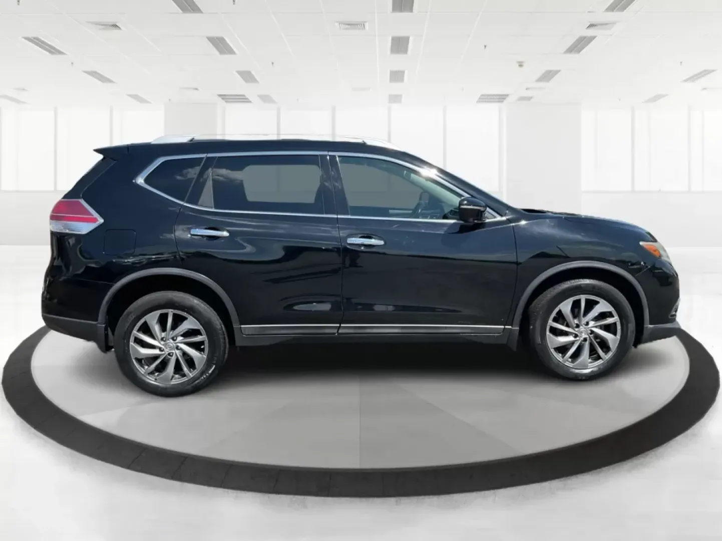 2017 Jeep Cherokee Limited 4x4 (1C4PJMDB5HW) with an Other engine, located at 401 Woodman Dr, Riverside, OH, 45431, (937) 908-9800, 39.761024, -84.120956 - Photo#1