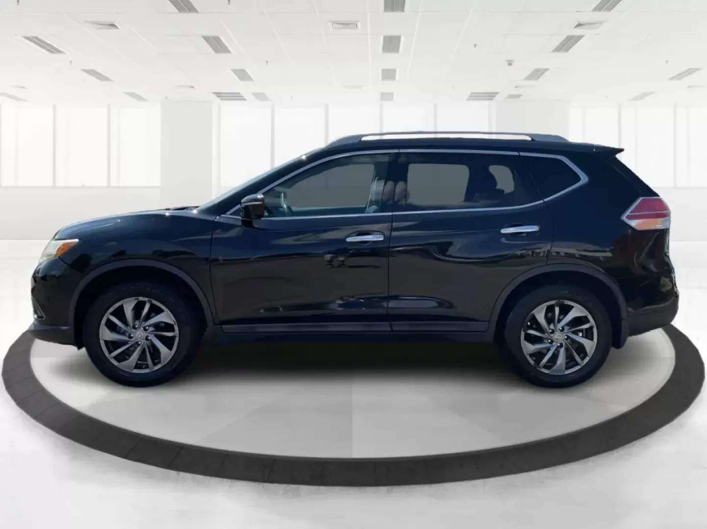 2017 Jeep Cherokee Limited 4x4 (1C4PJMDB5HW) with an Other engine, located at 401 Woodman Dr, Riverside, OH, 45431, (937) 908-9800, 39.761024, -84.120956 - Photo#5