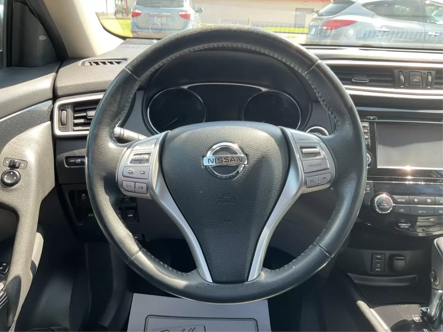 2017 Jeep Cherokee Limited 4x4 (1C4PJMDB5HW) with an Other engine, located at 401 Woodman Dr, Riverside, OH, 45431, (937) 908-9800, 39.761024, -84.120956 - Photo#16