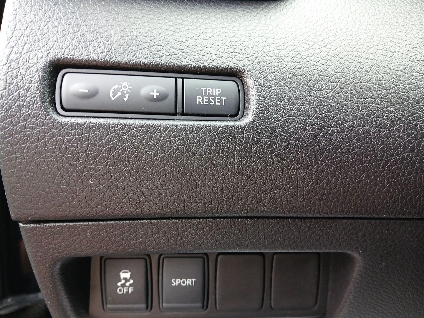 2015 Nissan Rogue SV AWD (5N1AT2MV6FC) with an 2.5L L4 DOHC 16V engine, Continuously Variable Transmission transmission, located at 1184 Kauffman Ave, Fairborn, OH, 45324, (937) 908-9800, 39.807072, -84.031563 - Photo#16