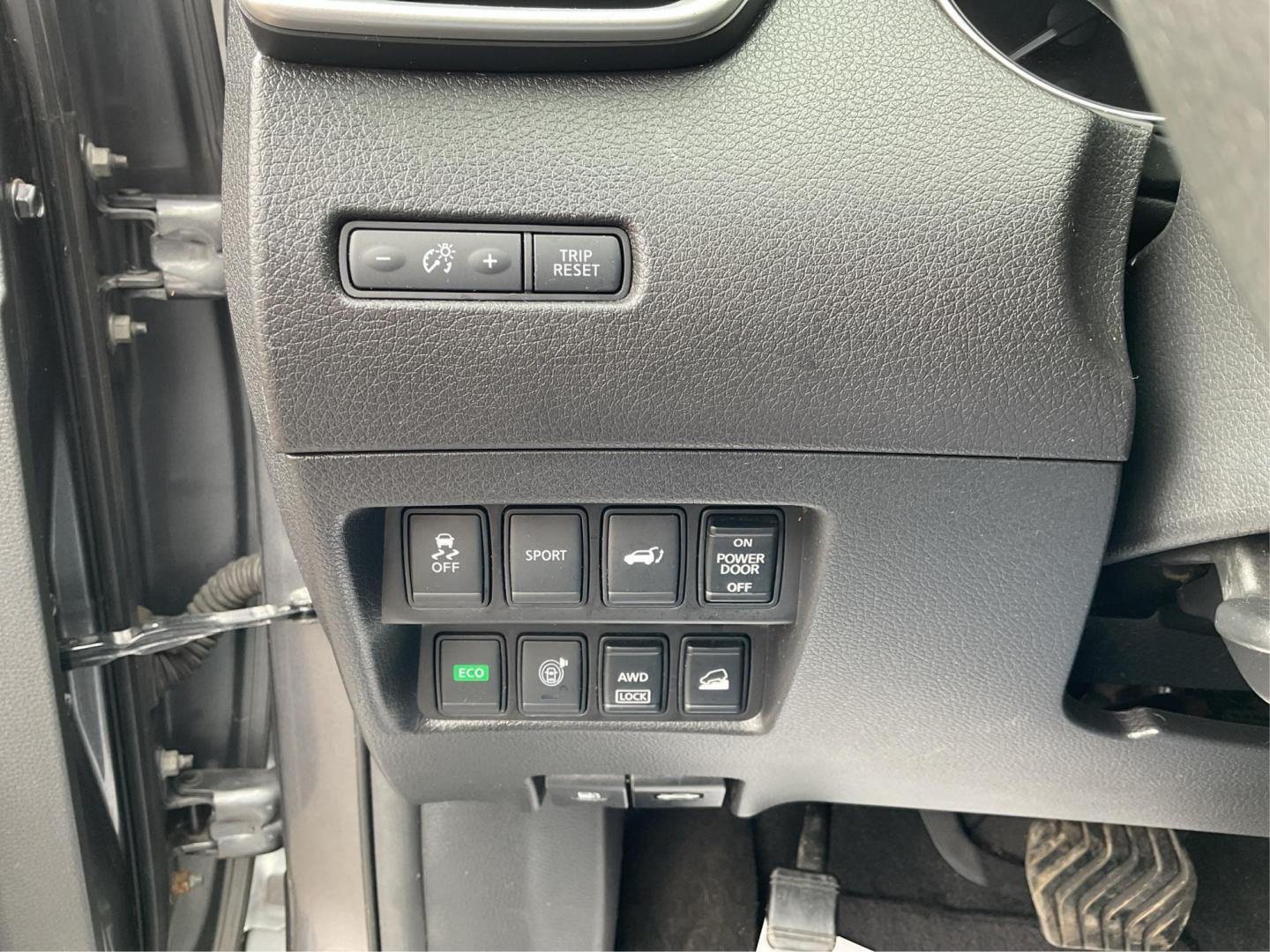 2015 Nissan Rogue SL (5N1AT2MV4FC) with an 2.5L I-4 DOHC engine, located at 1951 S Dayton Lakeview Rd., New Carlisle, OH, 45344, (937) 908-9800, 39.890999, -84.050255 - Photo#14