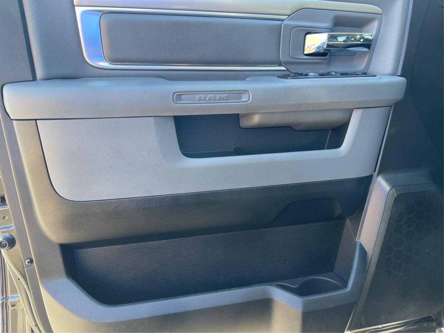 2015 Ram 1500 Big Horn (1C6RR7LT2FS) with an 3.6L V-6 DOHC engine, located at 4508 South Dixie Dr, Moraine, OH, 45439, (937) 908-9800, 39.807072, -84.031563 - Photo#18