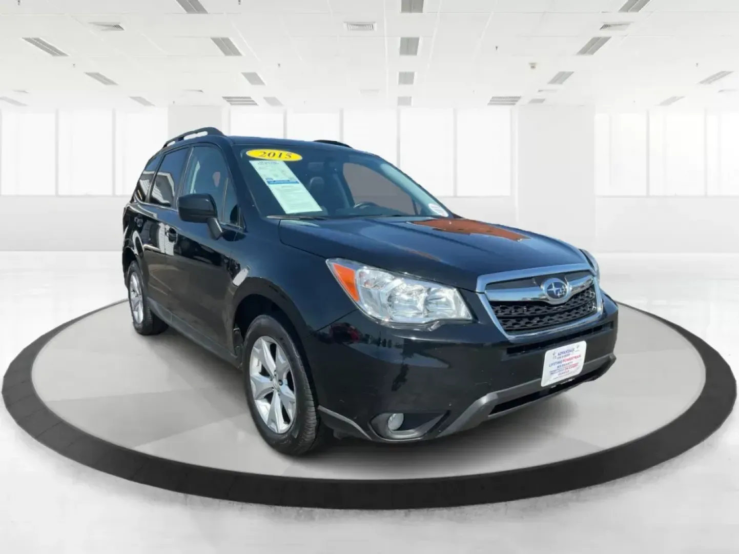 2015 Subaru Forester 2.5i Limited (JF2SJAHC5FH) with an 2.5L H-4 DOHC engine, located at 4508 South Dixie Dr, Moraine, OH, 45439, (937) 908-9800, 39.807072, -84.031563 - Photo#0
