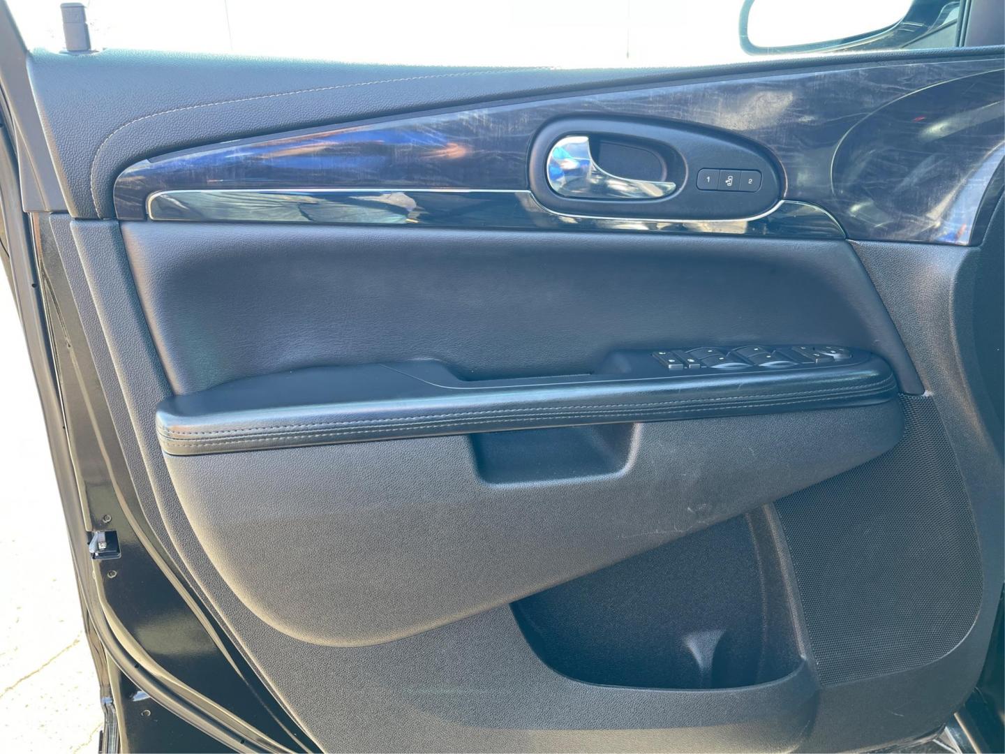 2016 Buick Enclave Leather (5GAKRBKD9GJ) with an Other engine, located at 4508 South Dixie Dr, Moraine, OH, 45439, (937) 908-9800, 39.807072, -84.031563 - Photo#18