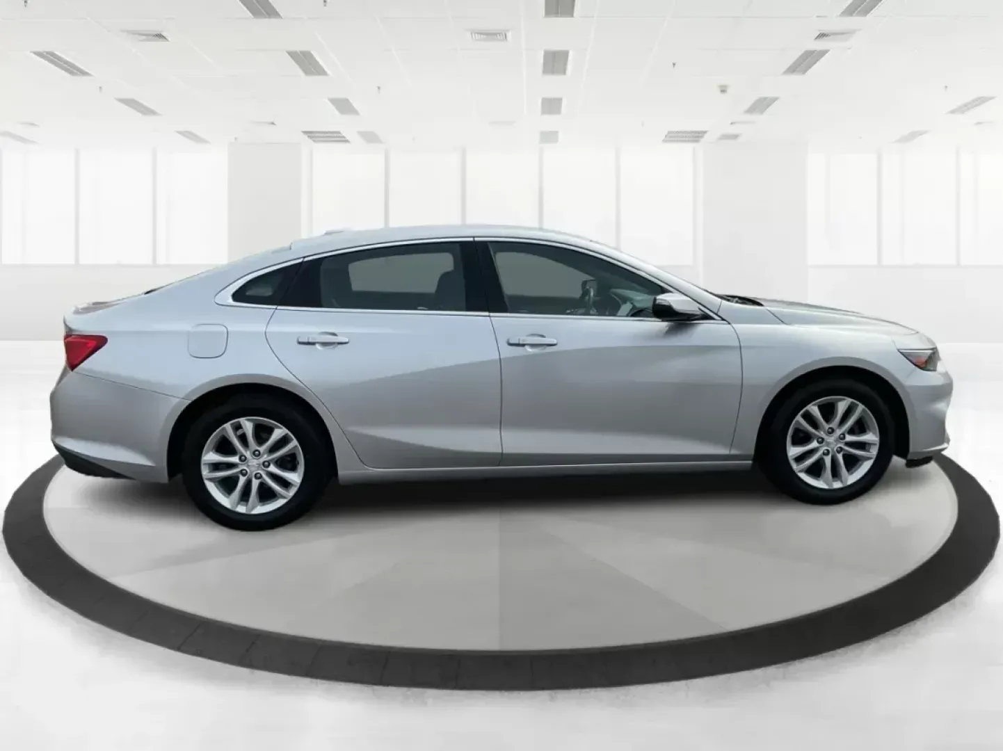 2016 Chevrolet Malibu 1LT (1G1ZE5ST4GF) with an ECOTEC 1.5L I-4 gasoline direct injection engine, located at 4508 South Dixie Dr, Moraine, OH, 45439, (937) 908-9800, 39.807072, -84.031563 - Photo#1