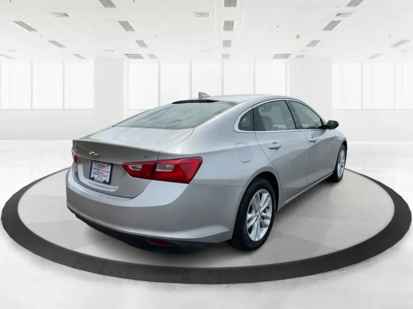 2016 Chevrolet Malibu 1LT (1G1ZE5ST4GF) with an ECOTEC 1.5L I-4 gasoline direct injection engine, located at 4508 South Dixie Dr, Moraine, OH, 45439, (937) 908-9800, 39.807072, -84.031563 - Photo#2