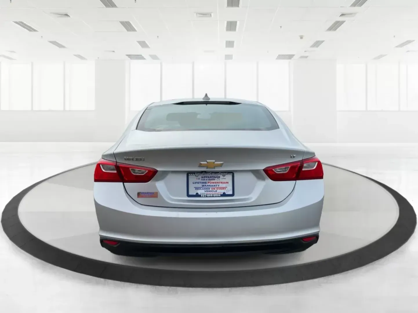 2016 Chevrolet Malibu 1LT (1G1ZE5ST4GF) with an ECOTEC 1.5L I-4 gasoline direct injection engine, located at 4508 South Dixie Dr, Moraine, OH, 45439, (937) 908-9800, 39.807072, -84.031563 - Photo#3