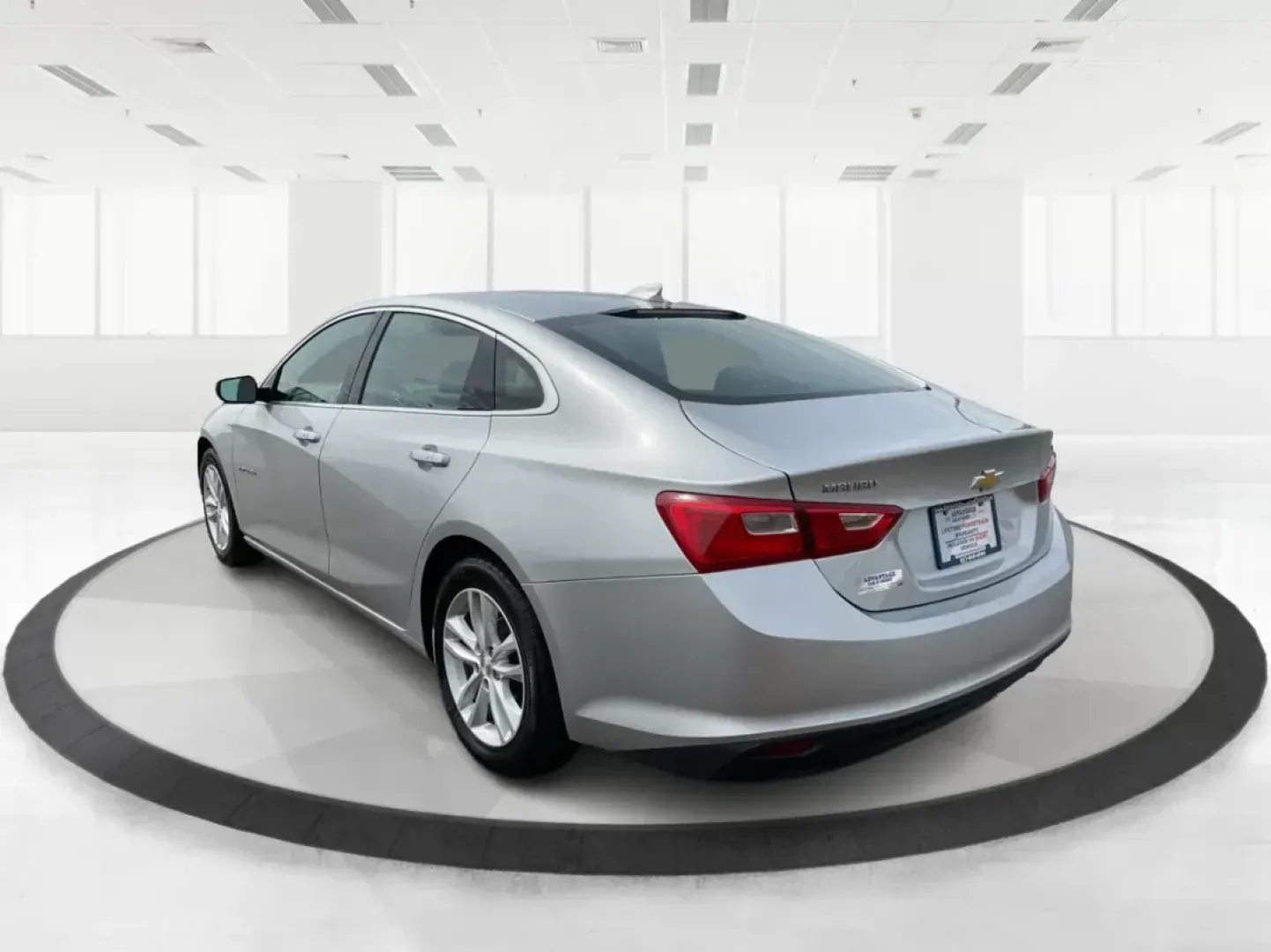 2016 Chevrolet Malibu 1LT (1G1ZE5ST4GF) with an ECOTEC 1.5L I-4 gasoline direct injection engine, located at 4508 South Dixie Dr, Moraine, OH, 45439, (937) 908-9800, 39.807072, -84.031563 - Photo#4