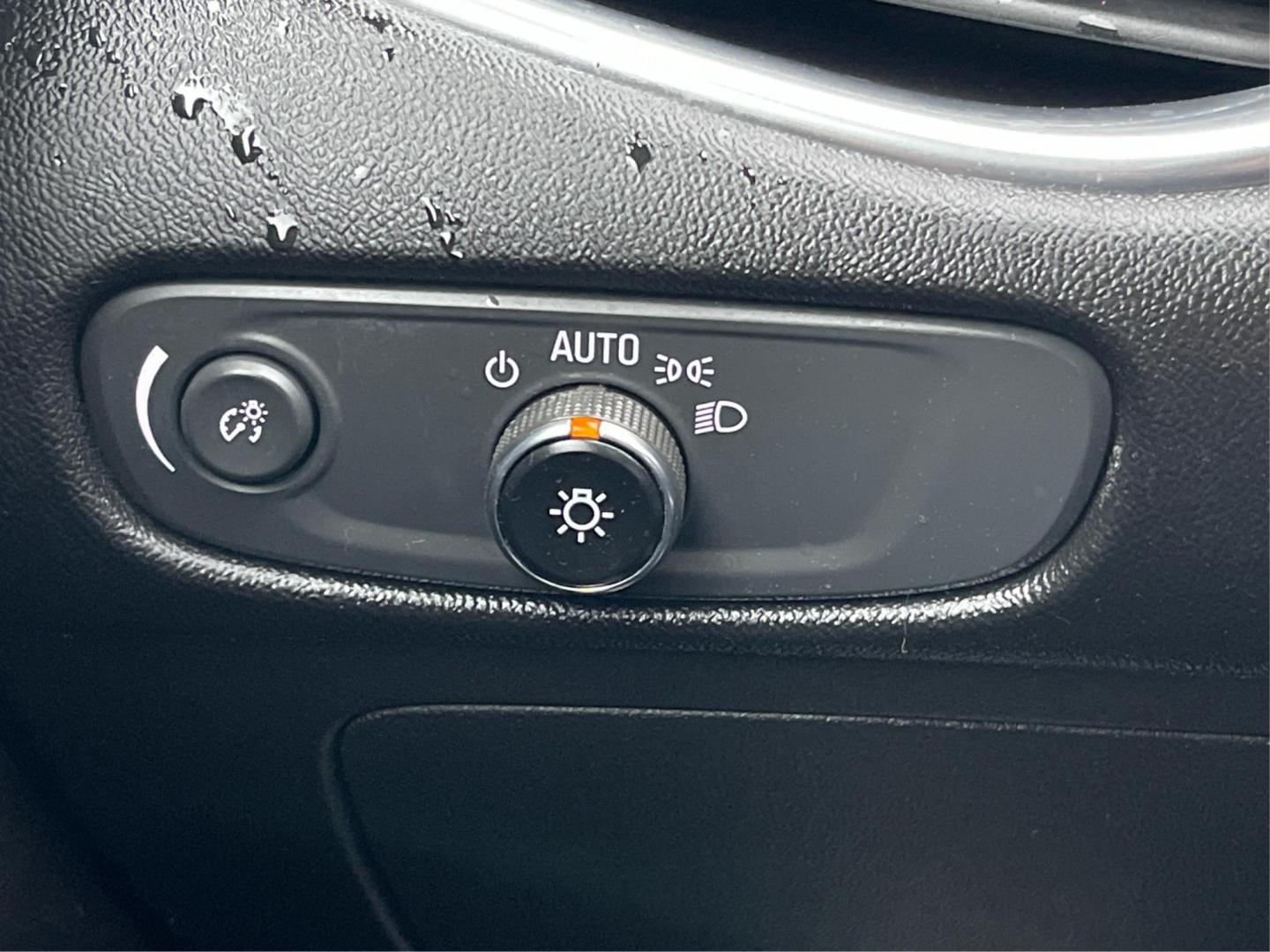 2016 Chevrolet Malibu Premier (1G1ZH5SX9GF) with an Other engine, located at 880 E. National Road, OH, 45377, (937) 908-9800, 39.891918, -84.183975 - Photo#17