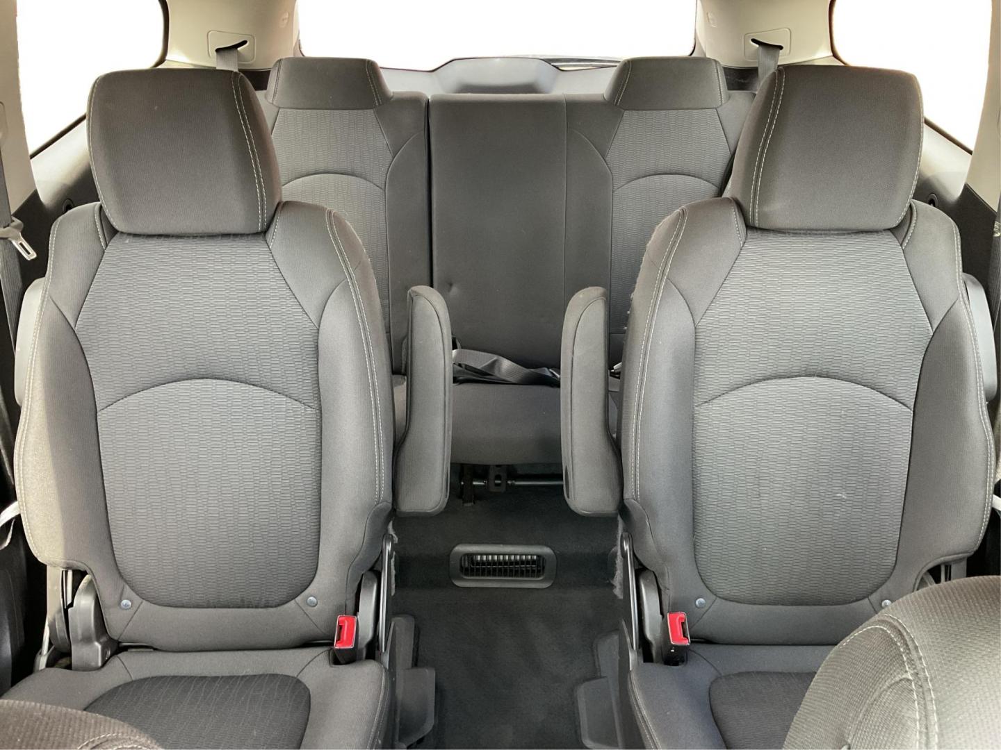 2016 Chevrolet Traverse 1LT (1GNKRGKD2GJ) with an 3.6L V-6 gasoline direct injection engine, located at 4508 South Dixie Dr, Moraine, OH, 45439, (937) 908-9800, 39.807072, -84.031563 - Photo#13