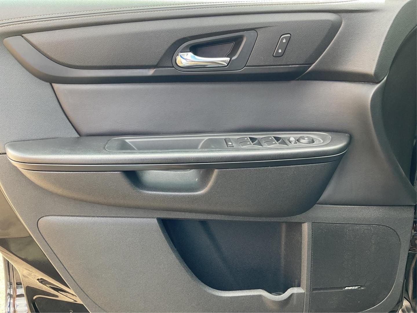 2016 Chevrolet Traverse 1LT (1GNKRGKD2GJ) with an 3.6L V-6 gasoline direct injection engine, located at 4508 South Dixie Dr, Moraine, OH, 45439, (937) 908-9800, 39.807072, -84.031563 - Photo#18