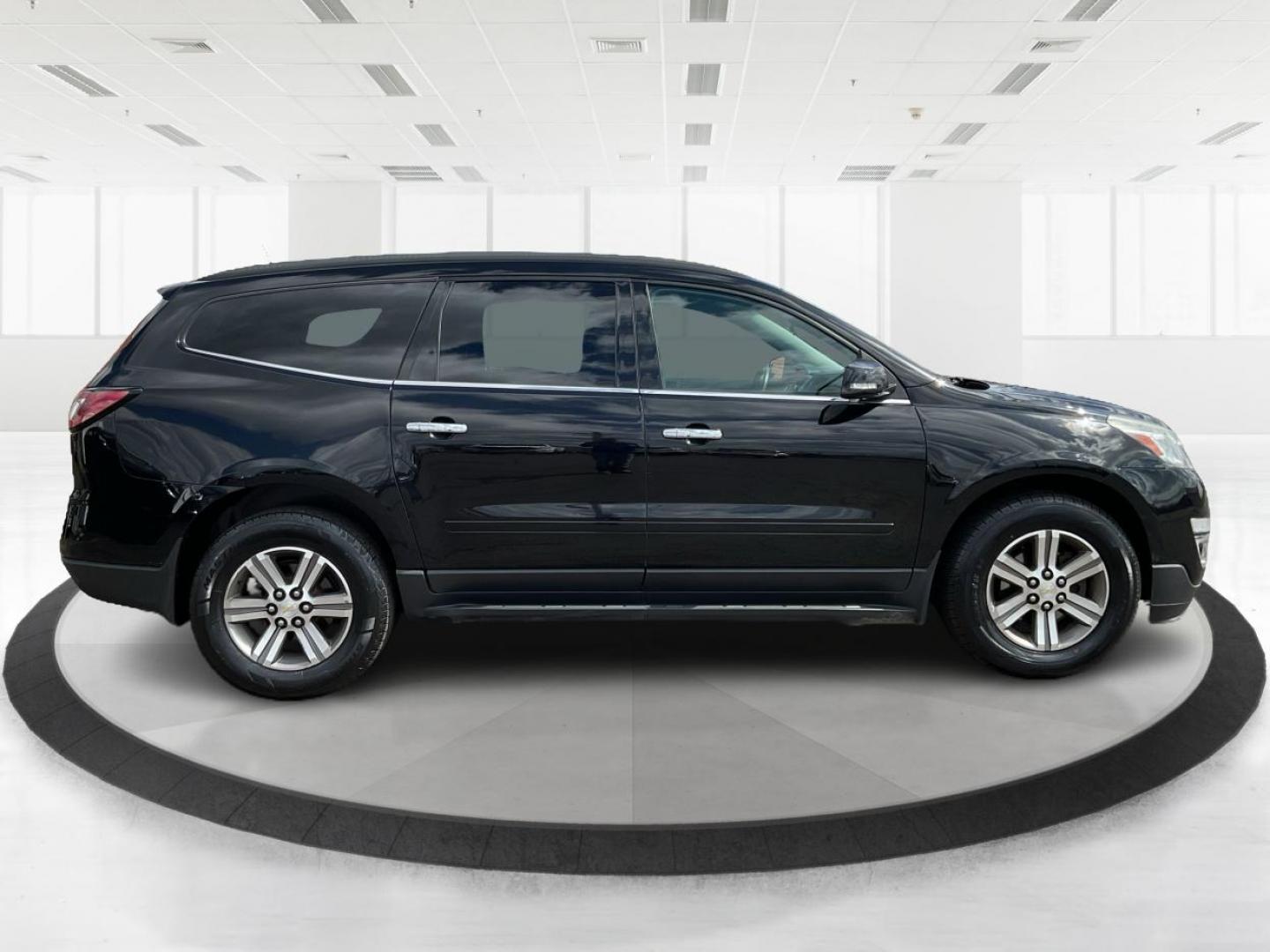 2016 Chevrolet Traverse 1LT (1GNKRGKD2GJ) with an 3.6L V-6 gasoline direct injection engine, located at 4508 South Dixie Dr, Moraine, OH, 45439, (937) 908-9800, 39.807072, -84.031563 - Photo#1