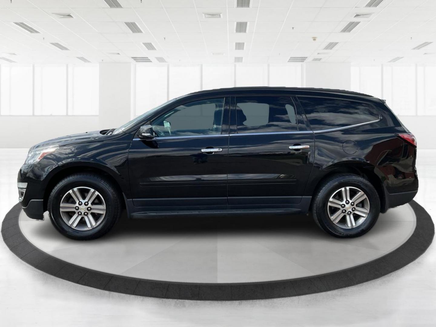 2016 Chevrolet Traverse 1LT (1GNKRGKD2GJ) with an 3.6L V-6 gasoline direct injection engine, located at 4508 South Dixie Dr, Moraine, OH, 45439, (937) 908-9800, 39.807072, -84.031563 - Photo#5