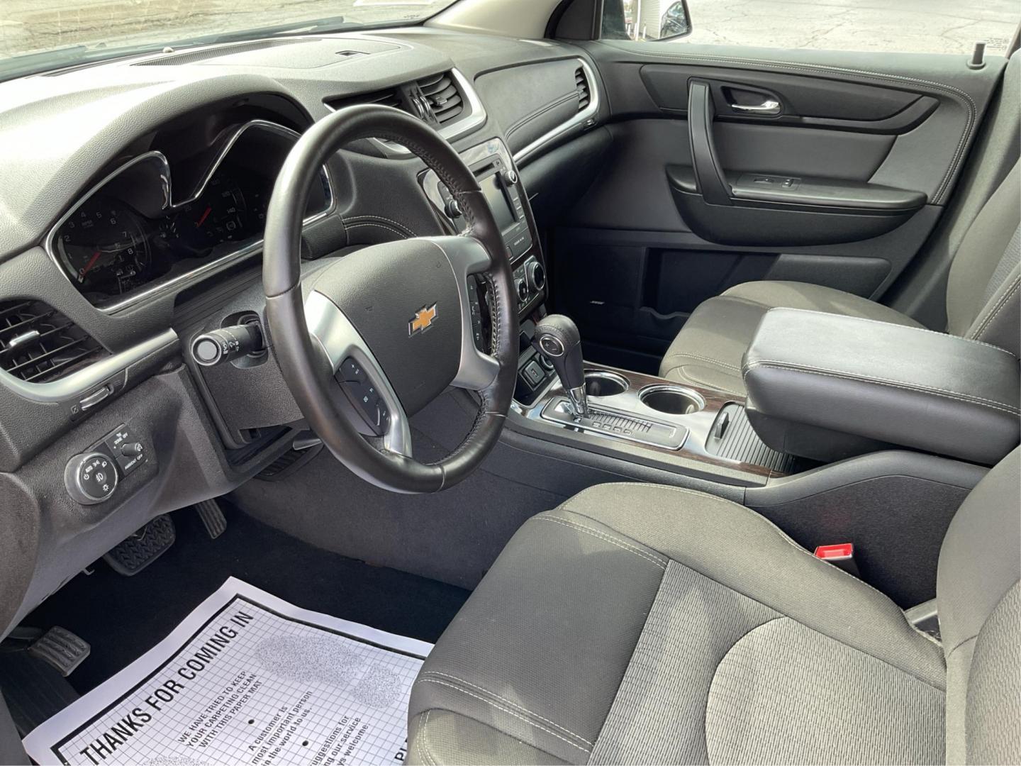 2016 Chevrolet Traverse 1LT (1GNKRGKD2GJ) with an 3.6L V-6 gasoline direct injection engine, located at 4508 South Dixie Dr, Moraine, OH, 45439, (937) 908-9800, 39.807072, -84.031563 - Photo#8