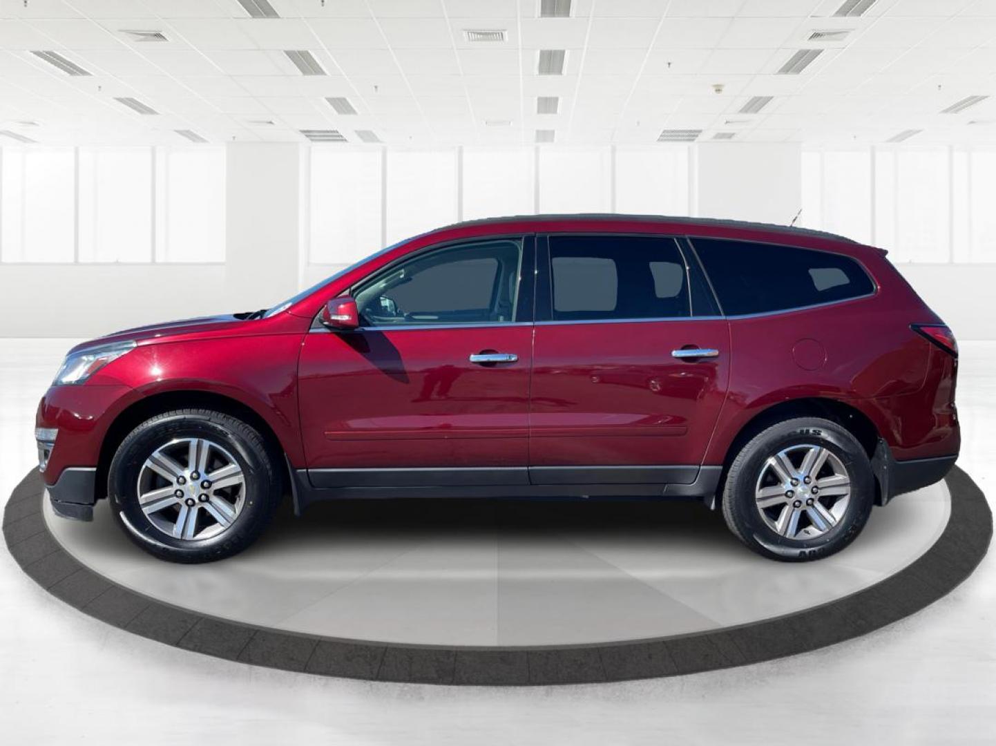 2016 Chevrolet Traverse 2LT (1GNKVHKD2GJ) with an 3.6L V-6 gasoline direct injection engine, located at 1099 N County Rd 25A , Troy, OH, 45373, (937) 908-9800, 40.057041, -84.215462 - Photo#5