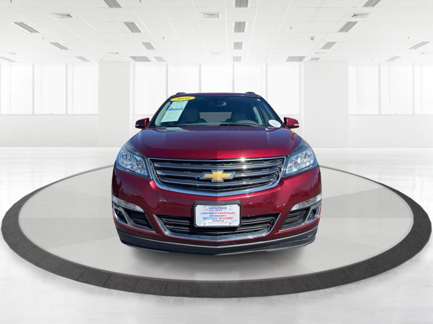 2016 Chevrolet Traverse 2LT (1GNKVHKD2GJ) with an 3.6L V-6 gasoline direct injection engine, located at 1099 N County Rd 25A , Troy, OH, 45373, (937) 908-9800, 40.057041, -84.215462 - Photo#6