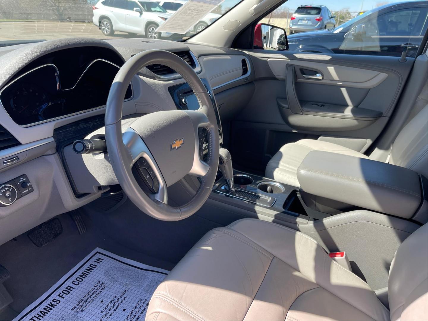 2016 Chevrolet Traverse 2LT (1GNKVHKD2GJ) with an 3.6L V-6 gasoline direct injection engine, located at 1099 N County Rd 25A , Troy, OH, 45373, (937) 908-9800, 40.057041, -84.215462 - Photo#8