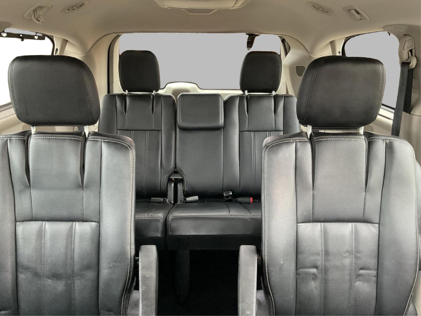 2016 Chrysler Town and Country Touring (2C4RC1BG4GR) with an 3.6L V6 DOHC 24V engine, 6-Speed Automatic transmission, located at 8750 N County Rd 25A, Piqua, OH, 45356, (937) 908-9800, 40.164391, -84.232513 - Photo#13
