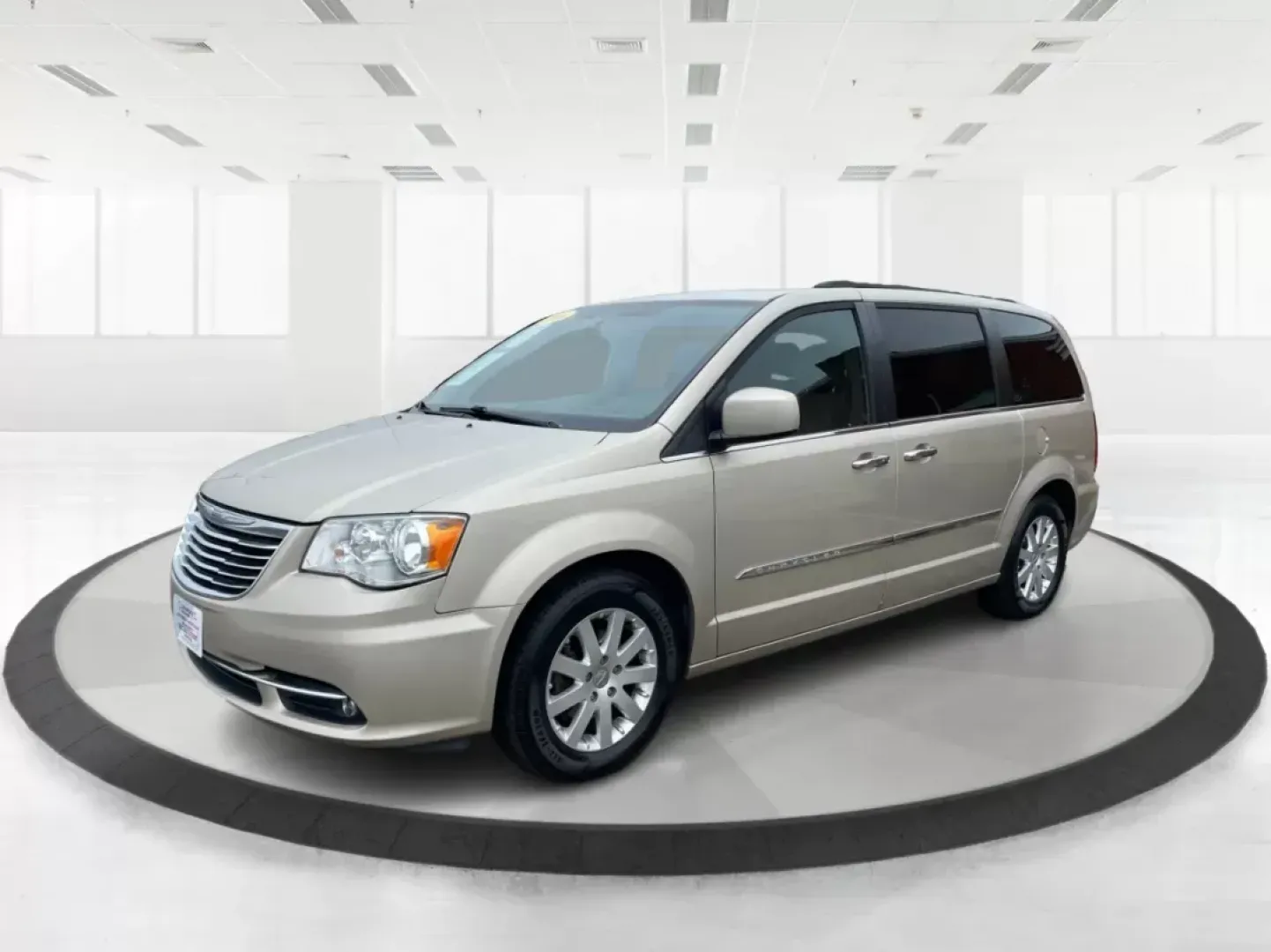 2016 Chrysler Town and Country Touring (2C4RC1BG8GR) with an Pentastar 3.6L V-6 DOHC engine, located at 1951 S Dayton Lakeview Rd., New Carlisle, OH, 45344, (937) 908-9800, 39.890999, -84.050255 - Photo#7