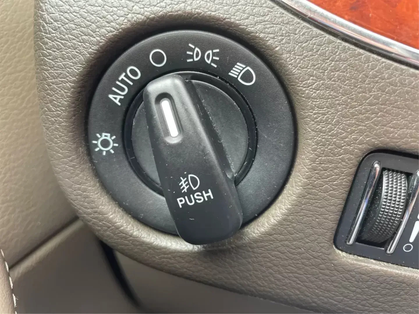 2016 Chrysler Town and Country Touring (2C4RC1BG8GR) with an Pentastar 3.6L V-6 DOHC engine, located at 1951 S Dayton Lakeview Rd., New Carlisle, OH, 45344, (937) 908-9800, 39.890999, -84.050255 - Photo#16