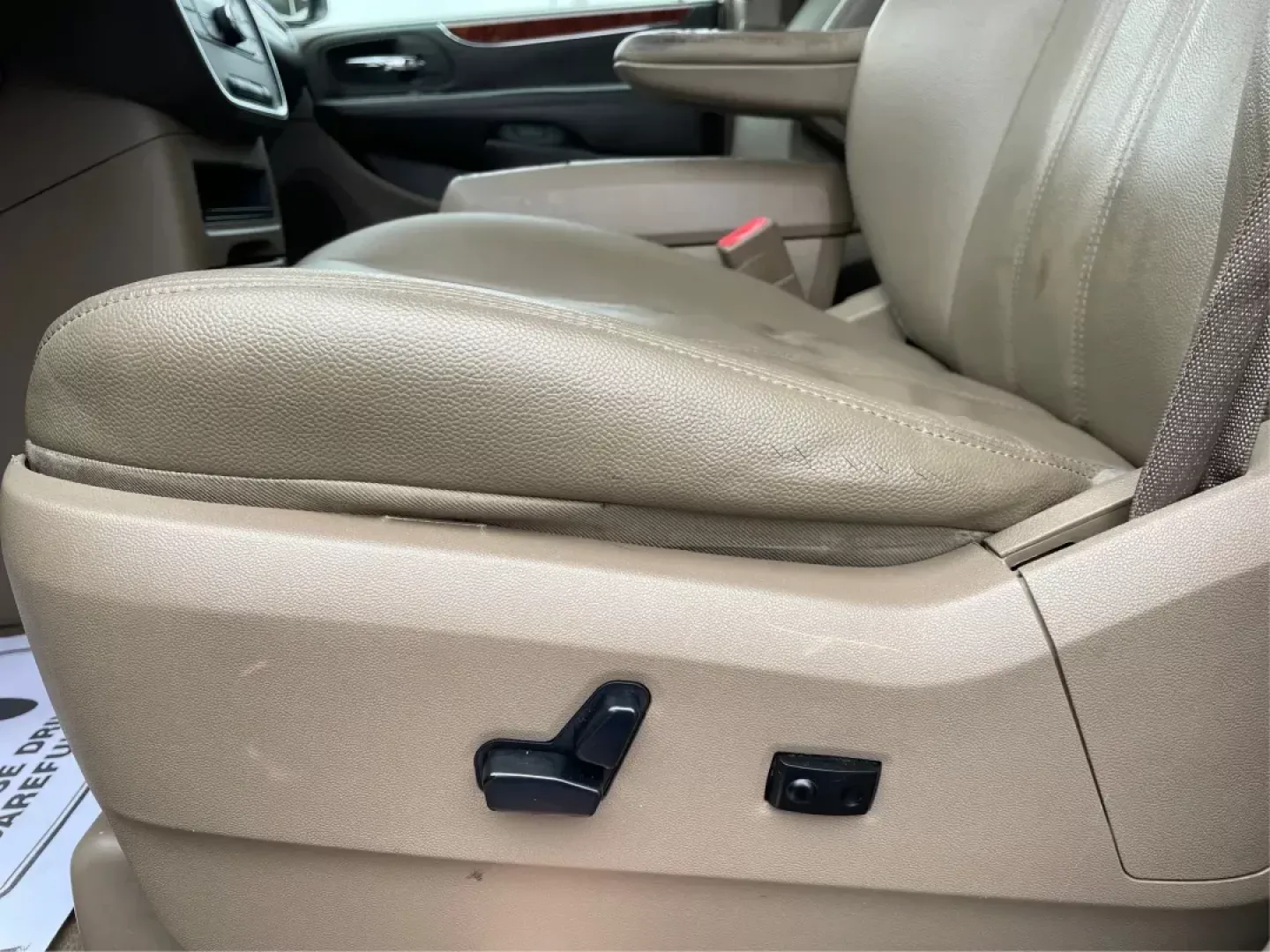 2016 Chrysler Town and Country Touring (2C4RC1BG8GR) with an Pentastar 3.6L V-6 DOHC engine, located at 1951 S Dayton Lakeview Rd., New Carlisle, OH, 45344, (937) 908-9800, 39.890999, -84.050255 - Photo#17
