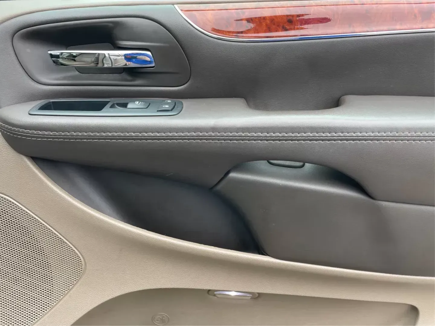 2016 Chrysler Town and Country Touring (2C4RC1BG8GR) with an Pentastar 3.6L V-6 DOHC engine, located at 1951 S Dayton Lakeview Rd., New Carlisle, OH, 45344, (937) 908-9800, 39.890999, -84.050255 - Photo#19