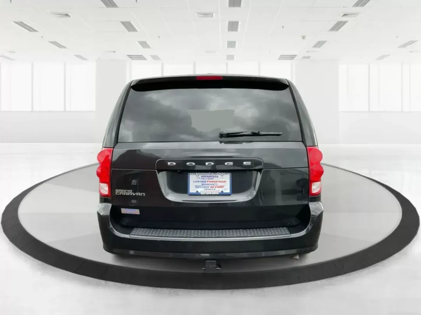 2016 Dodge Grand Caravan SXT (2C4RDGCG6GR) with an Pentastar 3.6L V-6 DOHC engine, located at 1951 S Dayton Lakeview Rd., New Carlisle, OH, 45344, (937) 908-9800, 39.890999, -84.050255 - Photo#3