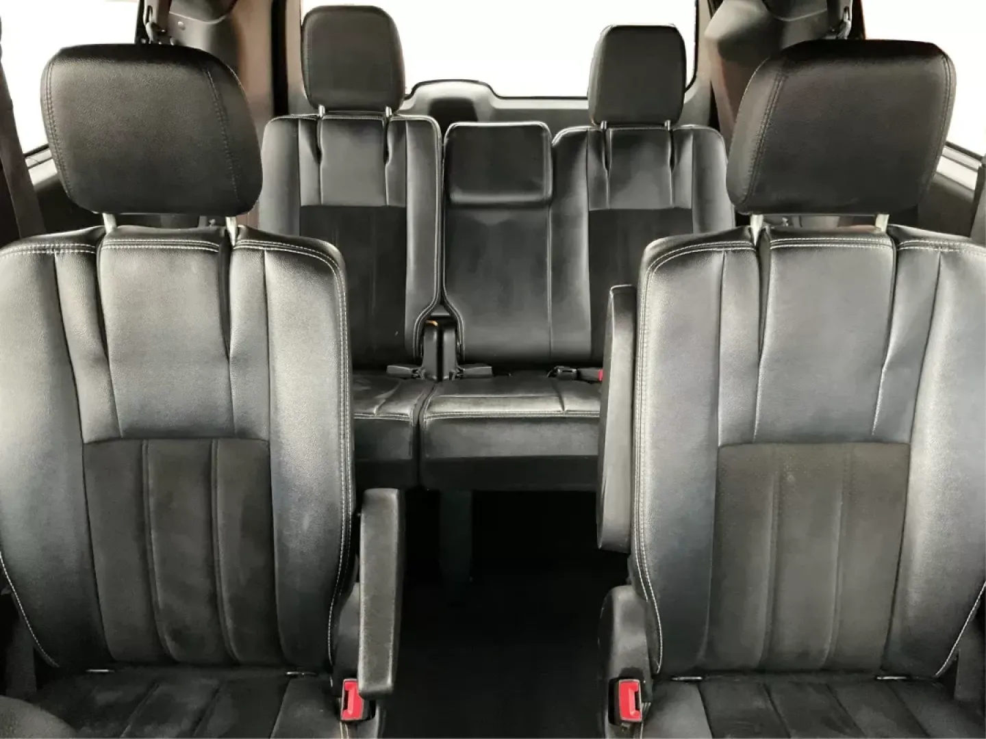 2016 Dodge Grand Caravan SXT (2C4RDGCG6GR) with an Pentastar 3.6L V-6 DOHC engine, located at 1951 S Dayton Lakeview Rd., New Carlisle, OH, 45344, (937) 908-9800, 39.890999, -84.050255 - Photo#13
