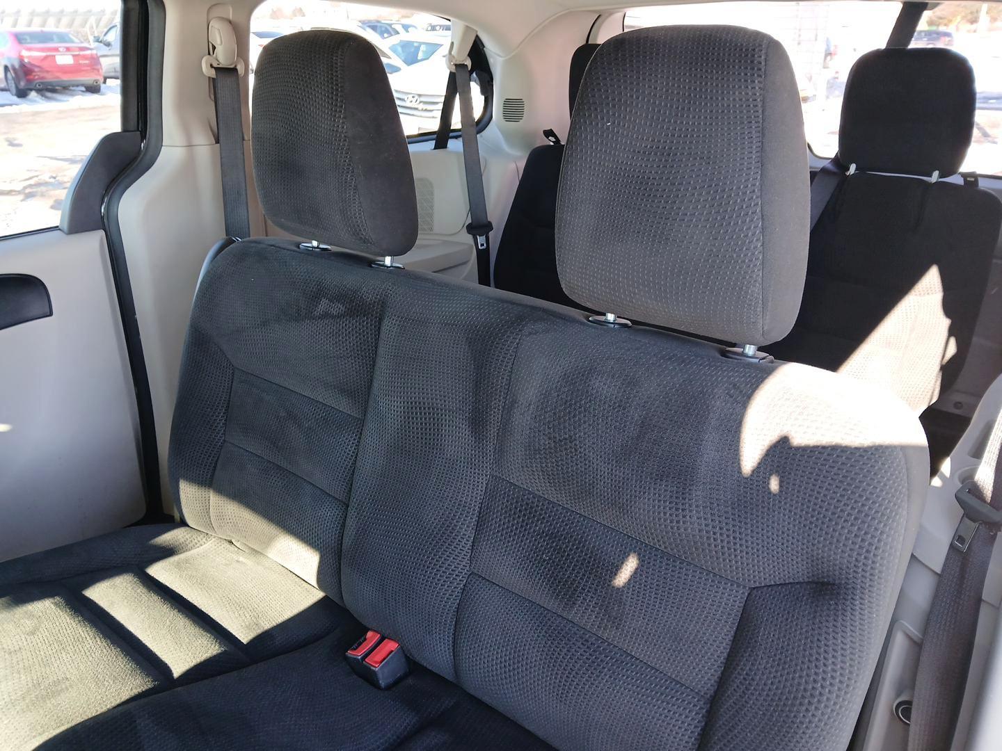 2016 Dodge Grand Caravan Ext (2C4RDGBG2GR) with an 3.6L V6 DOCH 24V engine, located at 401 Woodman Dr, Riverside, OH, 45431, (937) 908-9800, 39.761024, -84.120956 - Photo#9