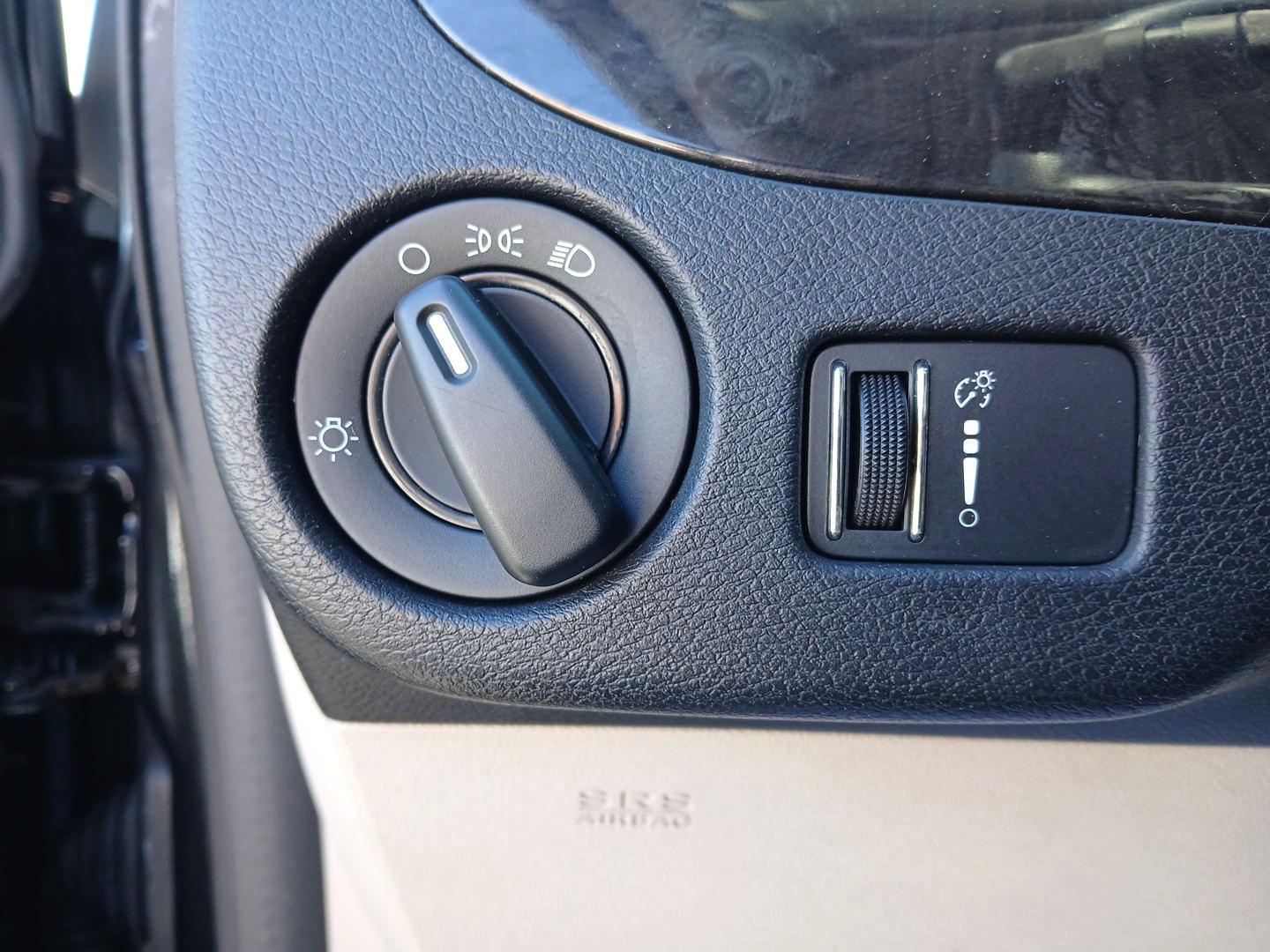 2016 Dodge Grand Caravan Ext (2C4RDGBG2GR) with an 3.6L V6 DOCH 24V engine, located at 401 Woodman Dr, Riverside, OH, 45431, (937) 908-9800, 39.761024, -84.120956 - Photo#16