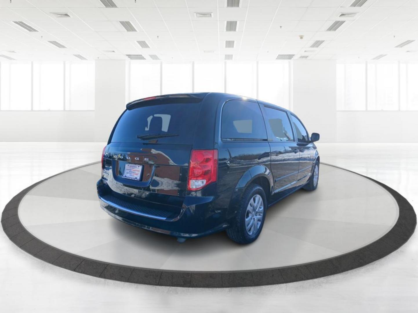 2016 Dodge Grand Caravan Ext (2C4RDGBG2GR) with an 3.6L V6 DOCH 24V engine, located at 401 Woodman Dr, Riverside, OH, 45431, (937) 908-9800, 39.761024, -84.120956 - Photo#2